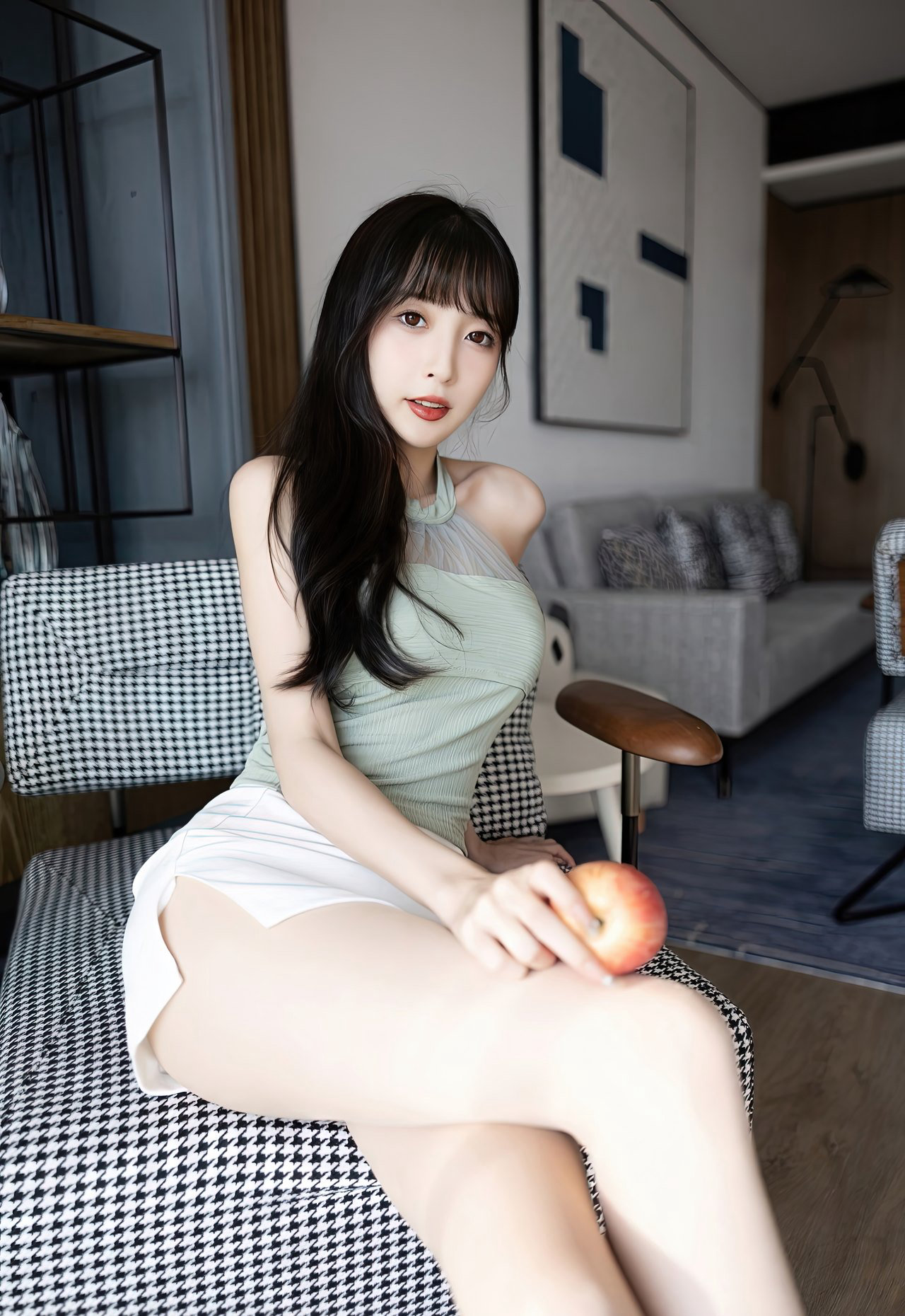 被迫穿丁字内裤的肉丝袜高跟美女一最大胆的人体艺木