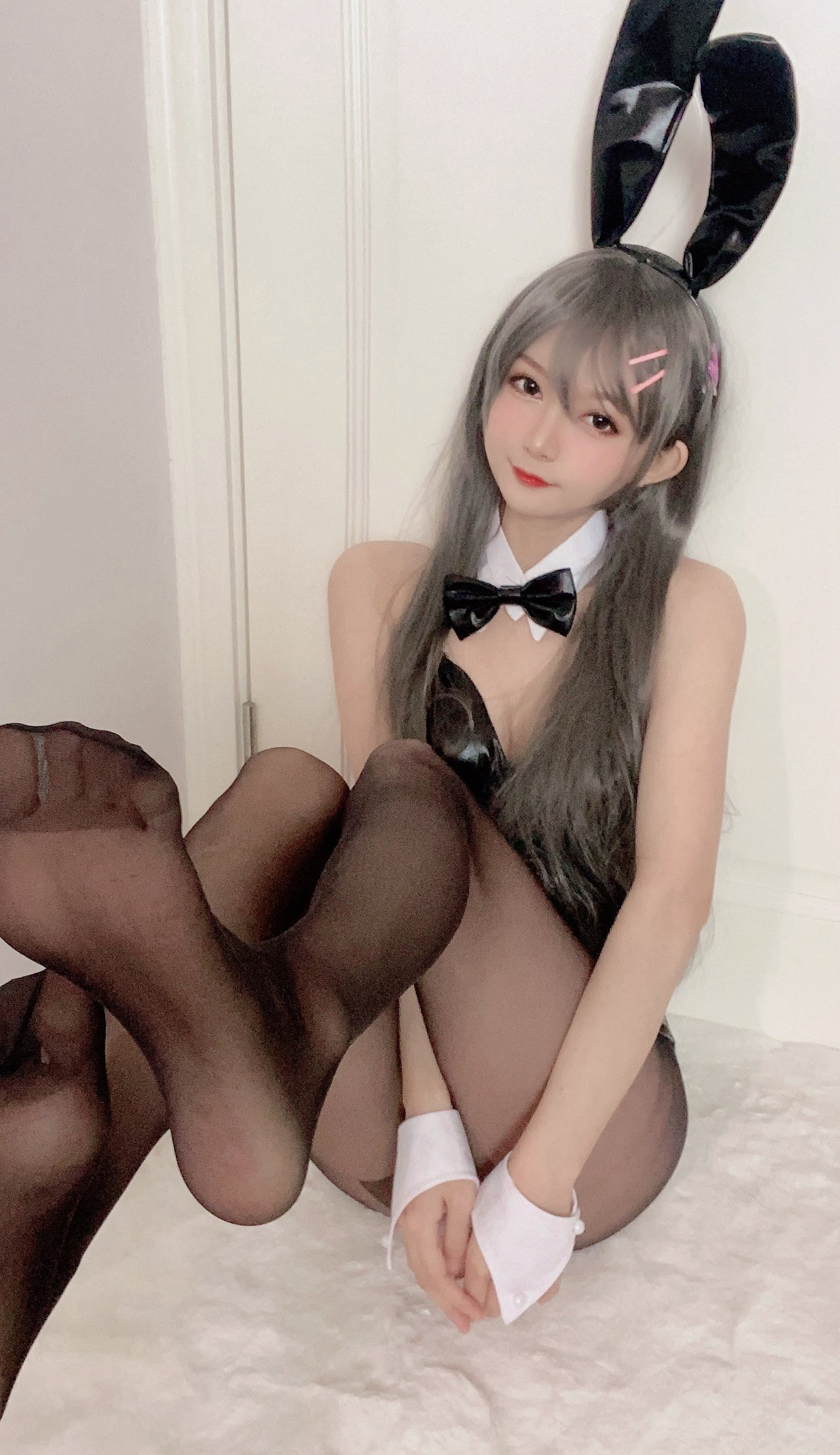 大尺度cos黑丝美腿兔女郎美女二次元大胸妹子