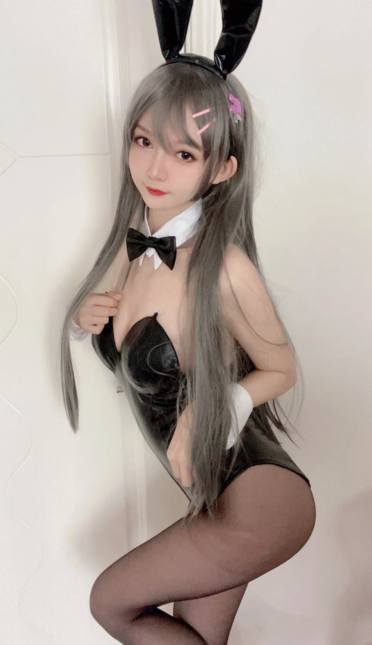 大尺度cos黑丝美腿兔女郎美女二次元大胸妹子