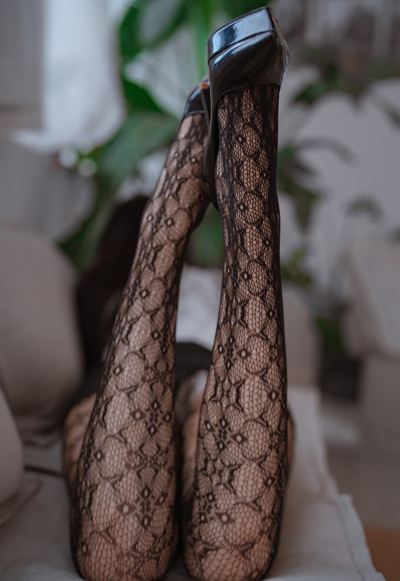 轩萧学姐性感美女漫画黑色网袜丝袜诱惑福利