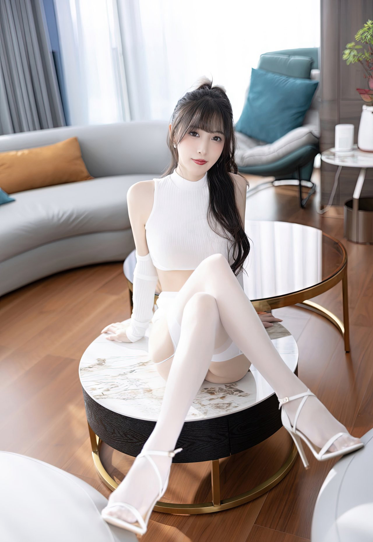 白嫩美少妇床上激情姿势性感美腿白丝诱惑高清套图