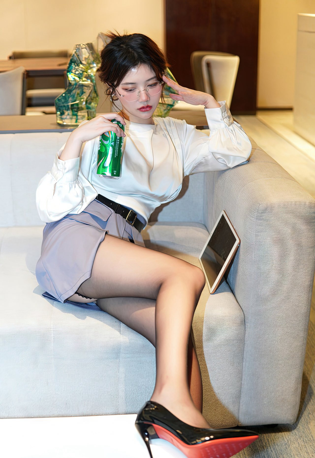 性感美女教师动漫美女激情漫画动漫美女圣光套图