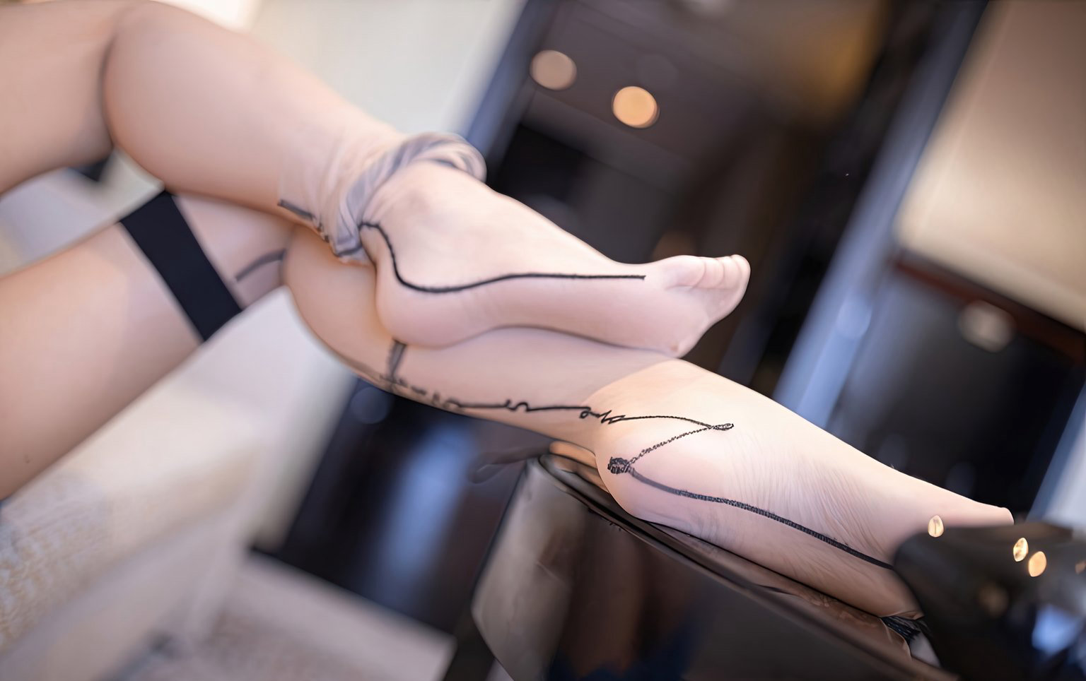 尤果网大尺度高清图片美女无遮无挡露全身图片制服丝袜第五页