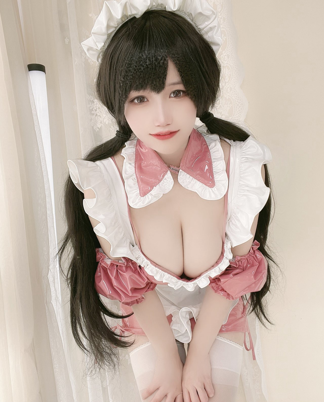 小仓千代白嫩丰满美女穿着白丝袜在线观看