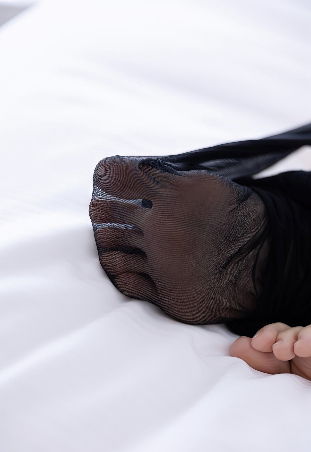 极品黑丝女秘书办公室丝袜无内下一页20p