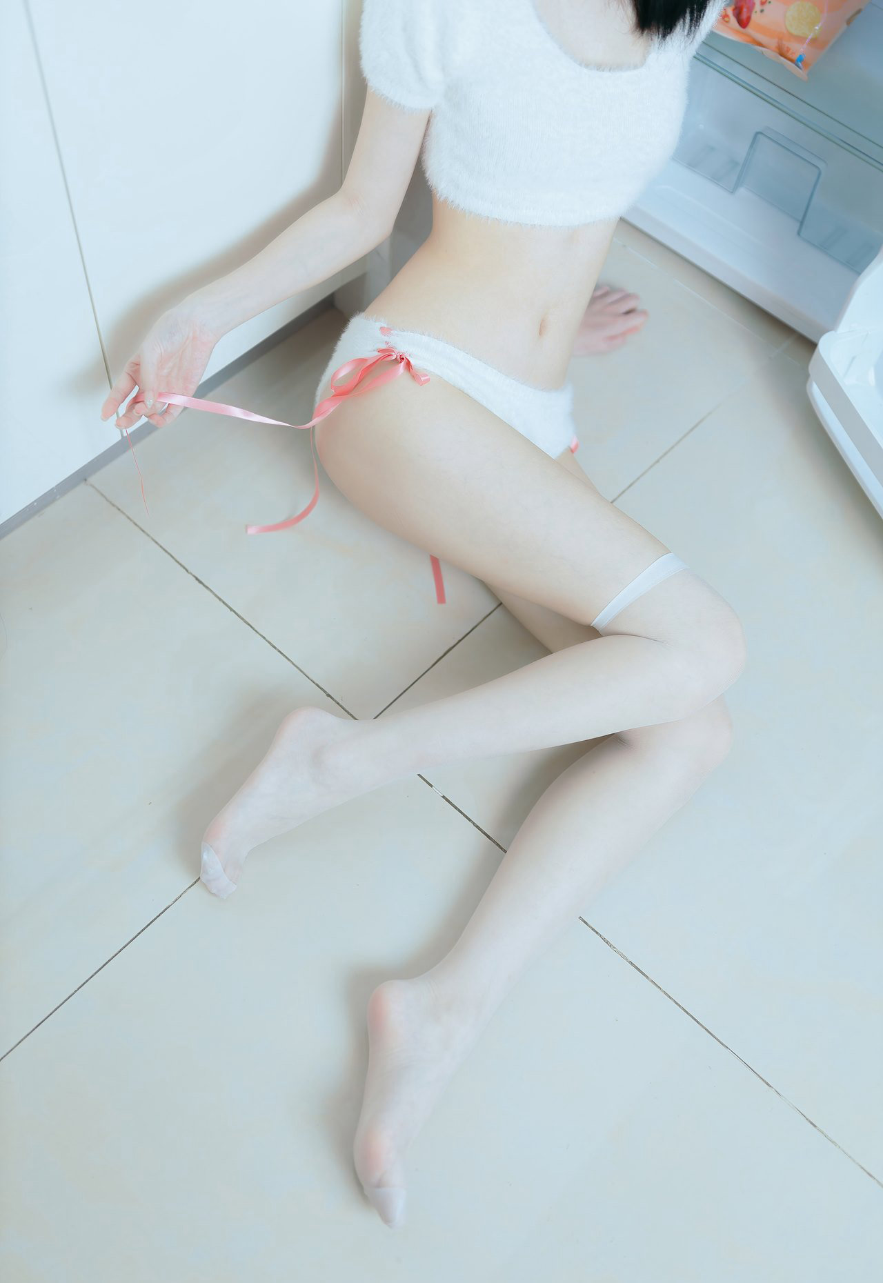 清纯白色丝袜动漫美女许岚露内内图大尺度超污