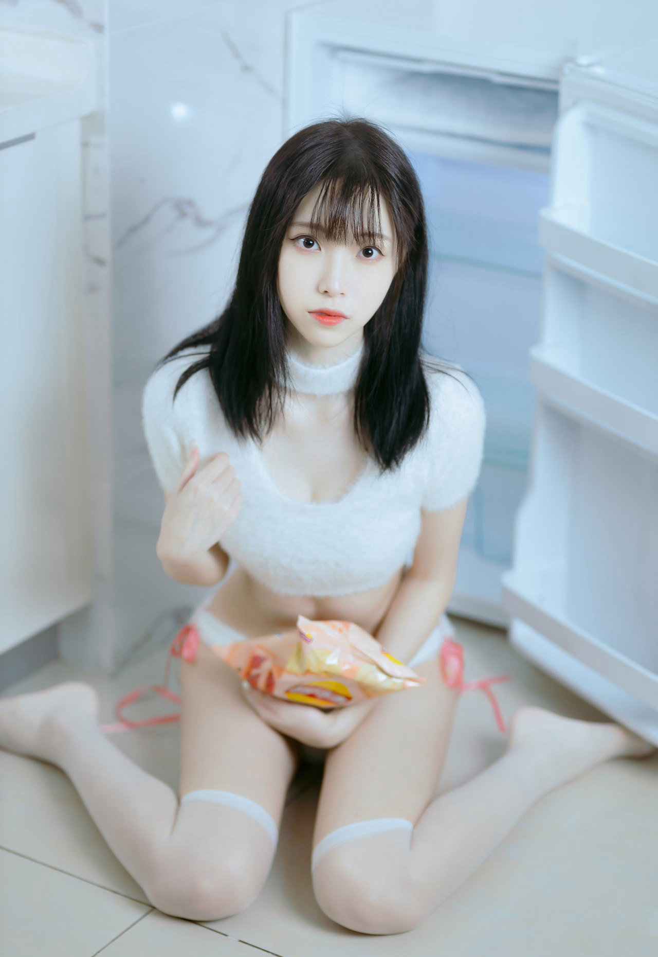 清纯白色丝袜动漫美女许岚露内内图大尺度超污