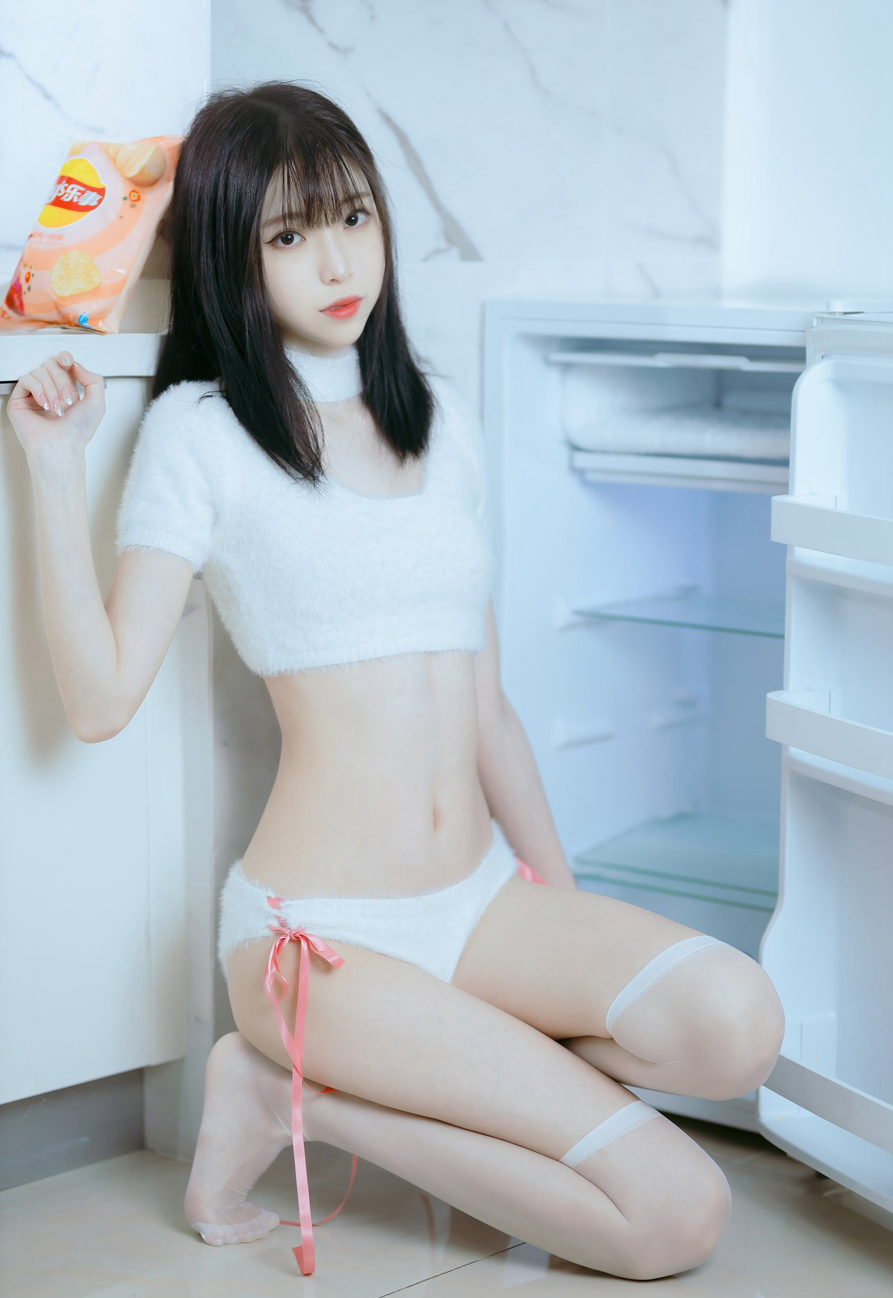 清纯白色丝袜动漫美女许岚露内内图大尺度超污