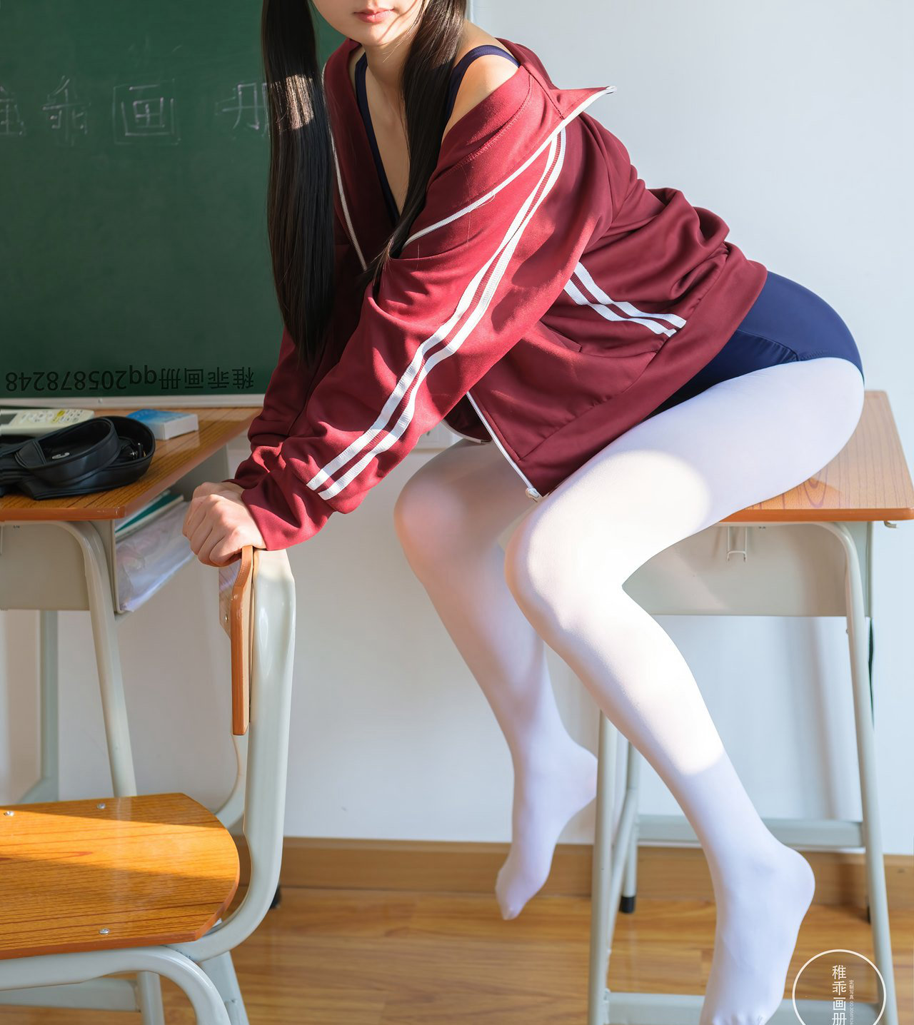 柴系小乖羞羞漫画白丝玉足尤物情趣大尺度cosplay美女