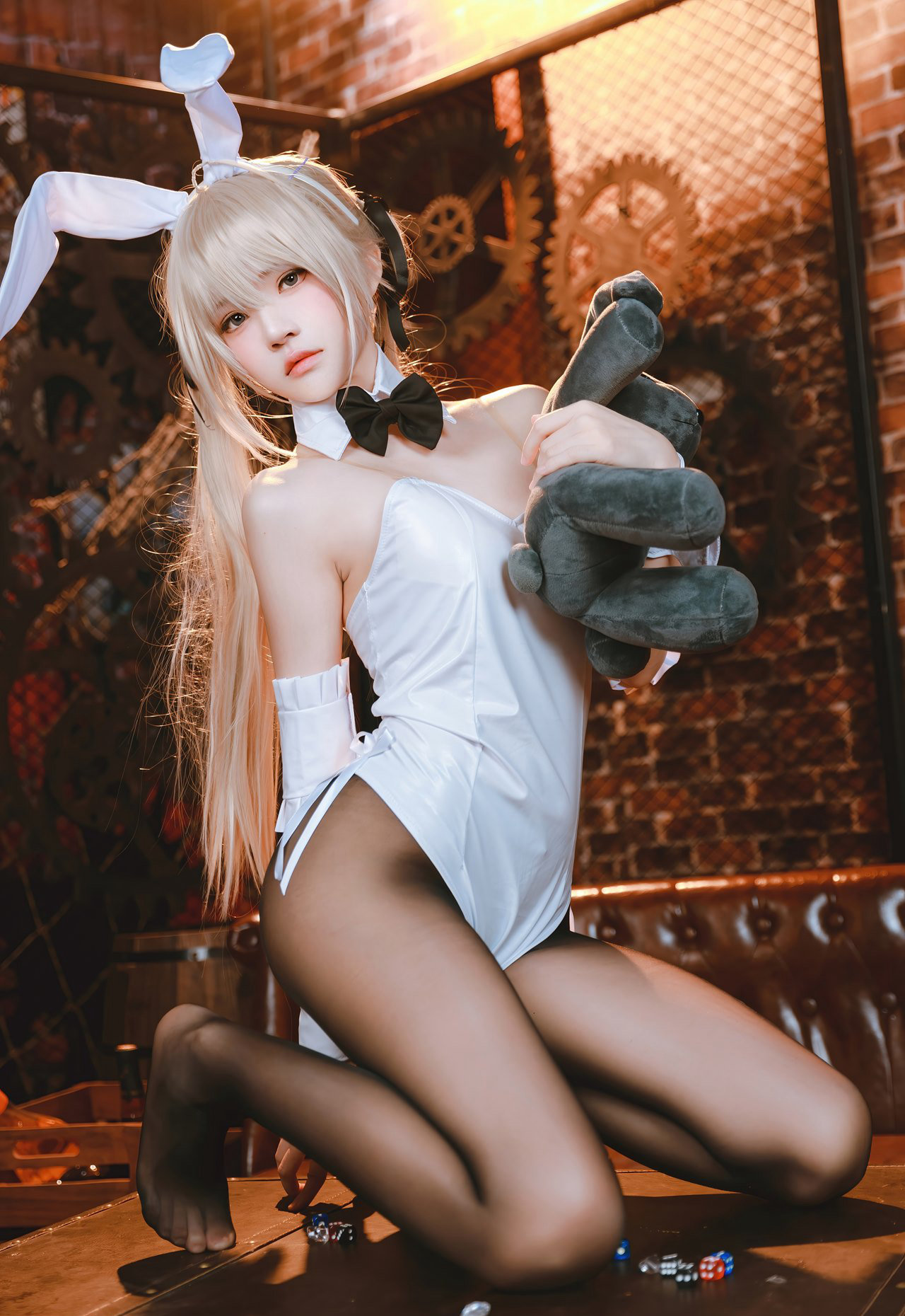 cosplay写真裸桜桃喵露私极品美女短裙制服丝袜美腿照