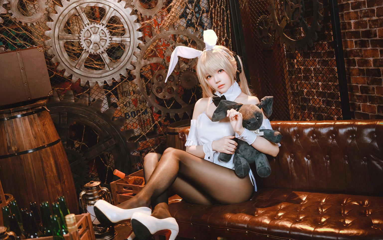 cosplay写真裸桜桃喵露私极品美女短裙制服丝袜美腿照