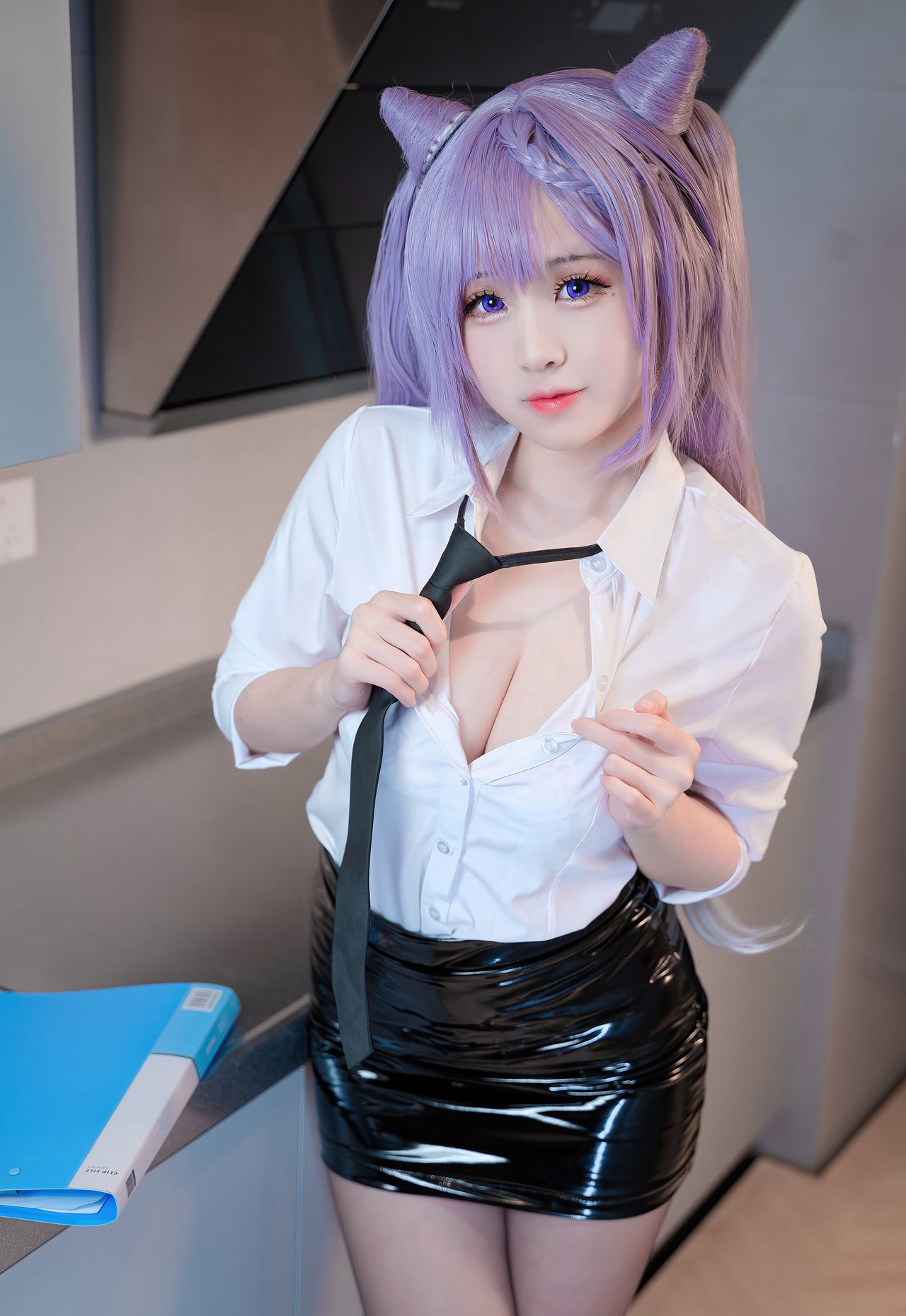 极品JK黑丝制服皮裤二次元美女脱性感丝袜玉足高跟秘书