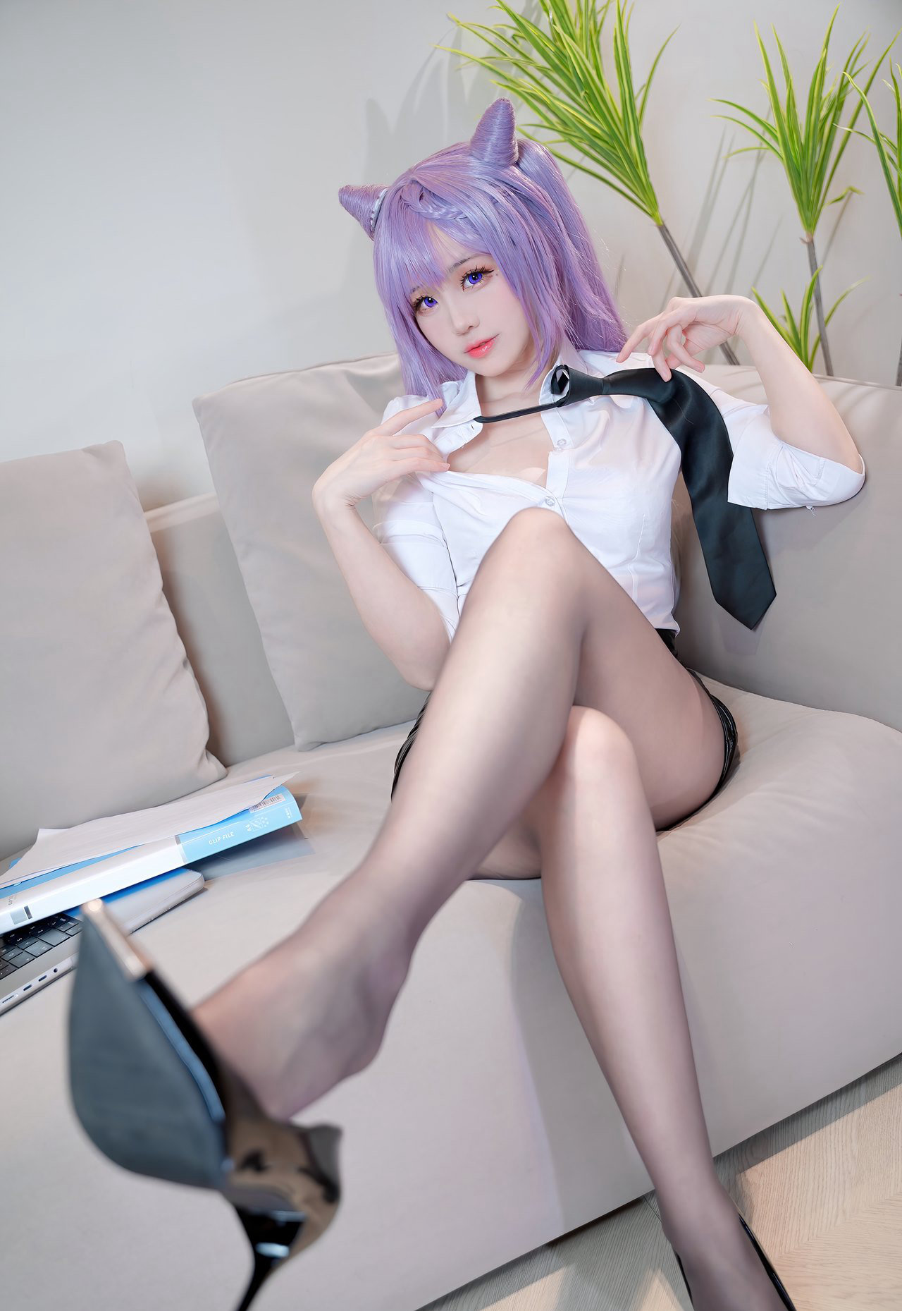 极品JK黑丝制服皮裤二次元美女脱性感丝袜玉足高跟秘书