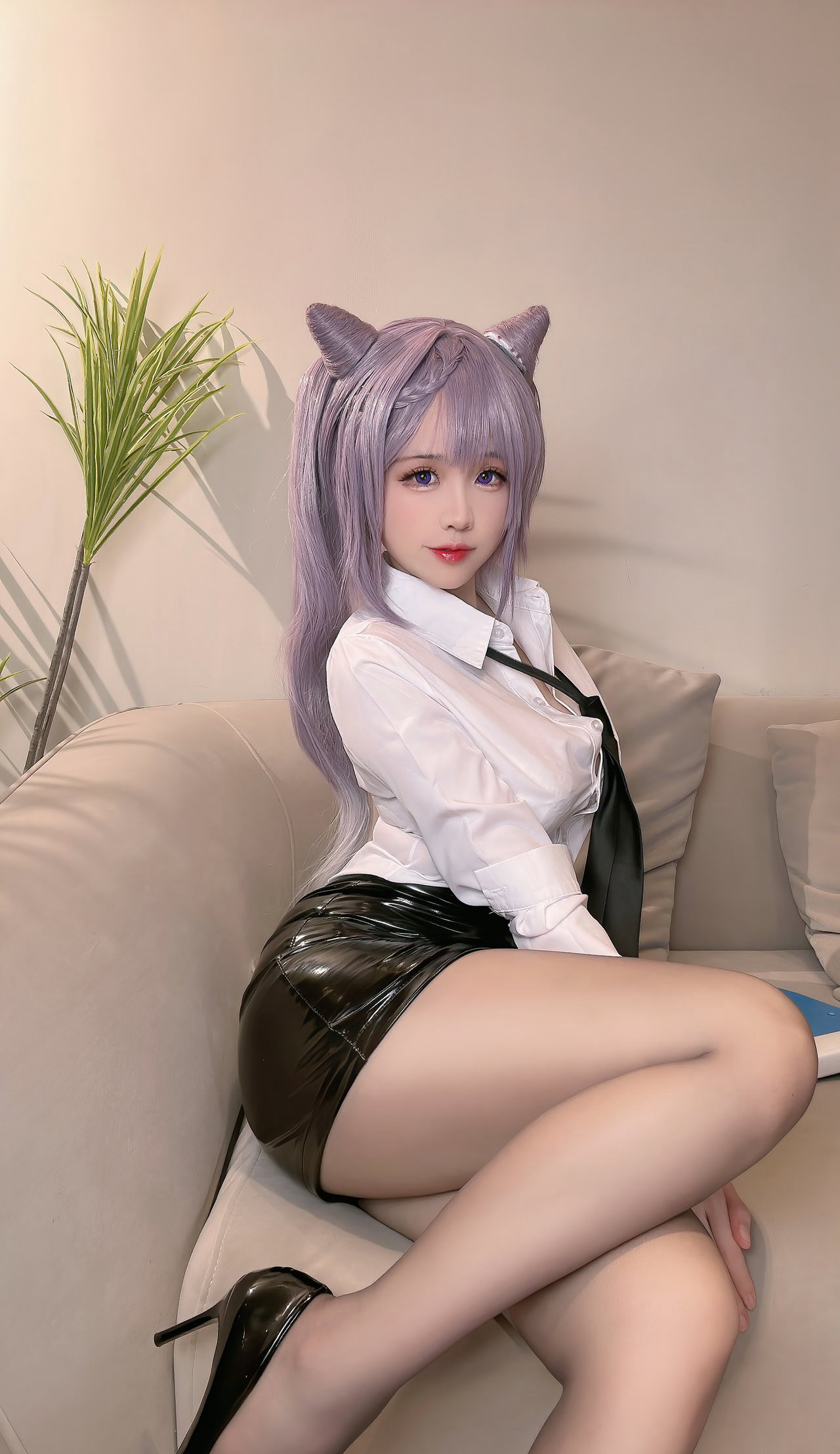 极品JK黑丝制服皮裤二次元美女脱性感丝袜玉足高跟秘书