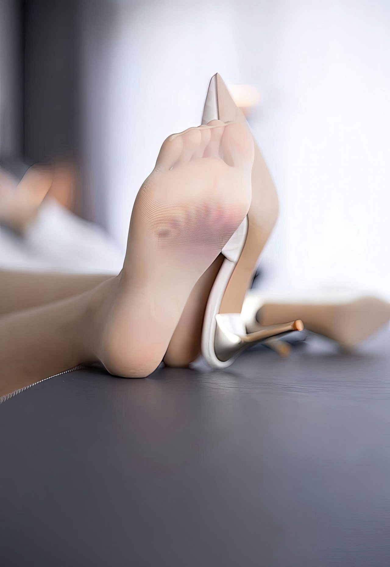 绝色风骚秘书肉色丝袜无内顾欣怡无圣光木耳图片你懂的