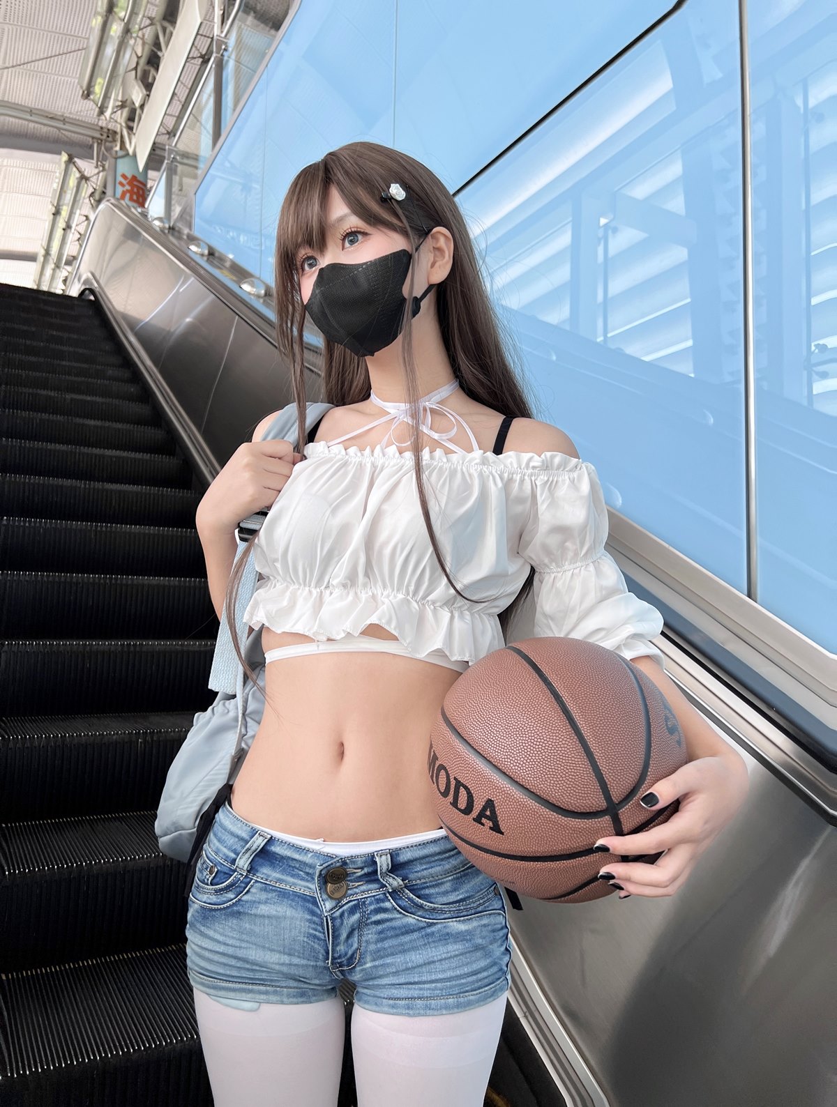 白丝JK牛仔裤丰满大臀性感细腰都市激情第一页