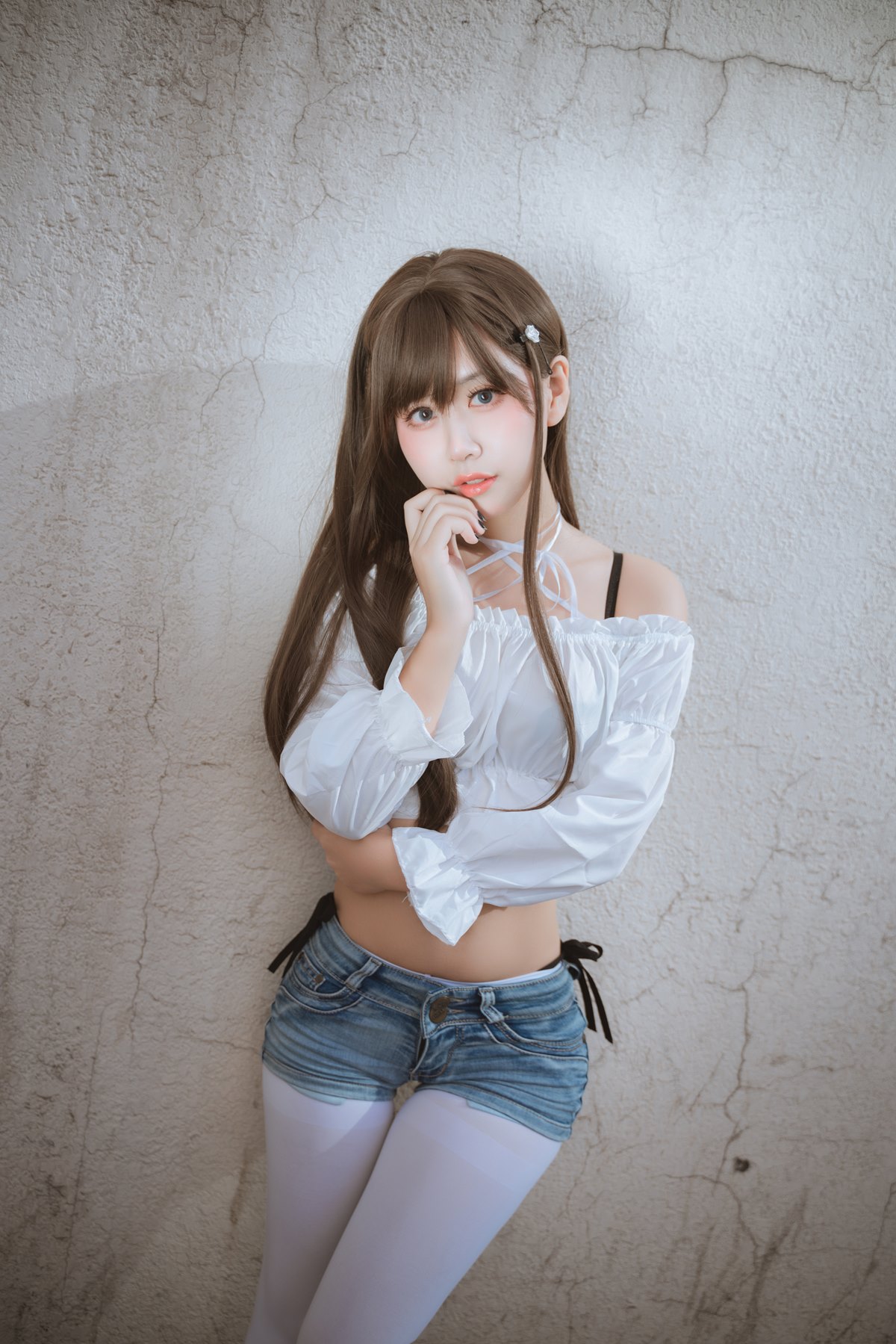 白丝JK牛仔裤丰满大臀性感细腰都市激情第一页