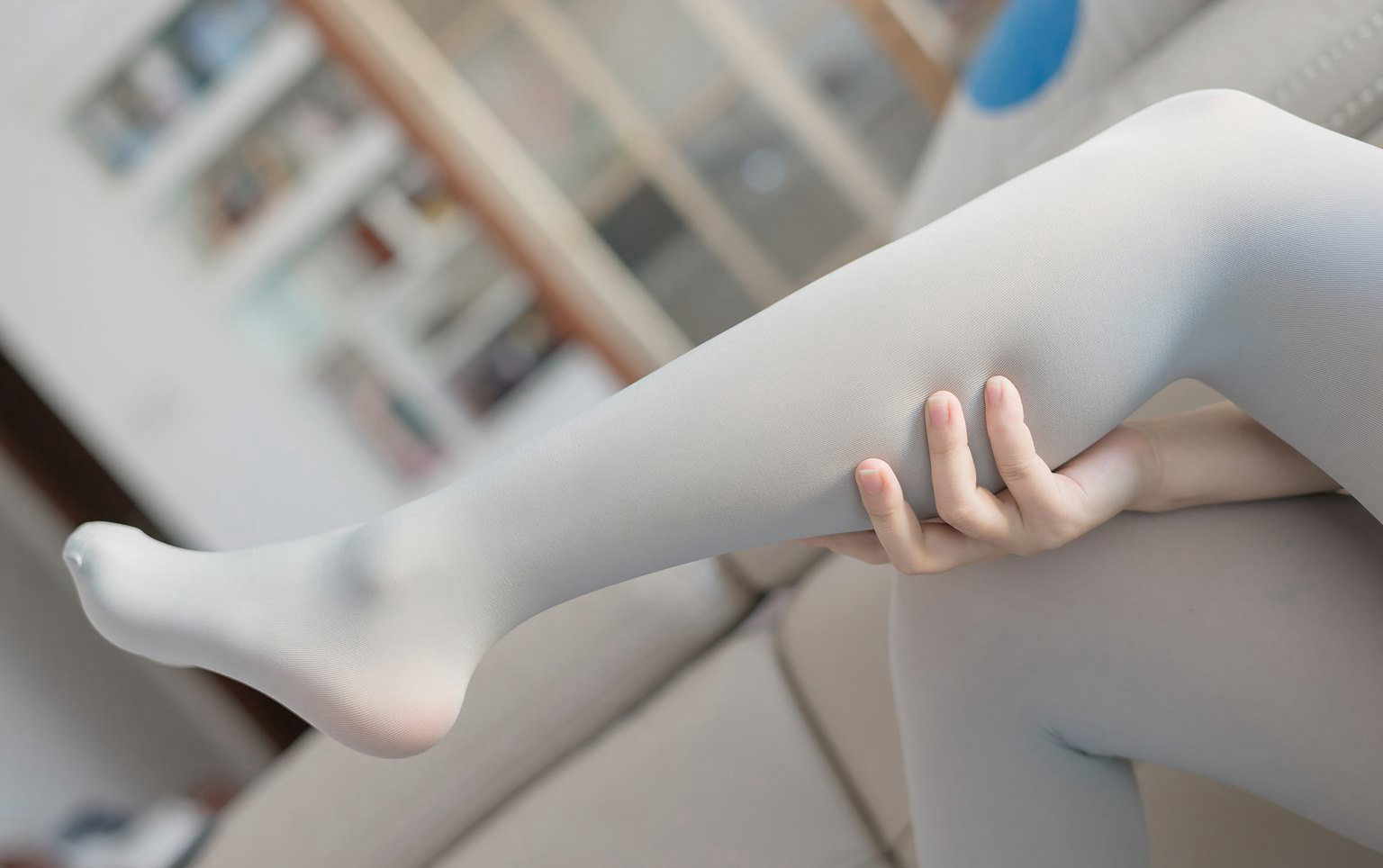 美女轻兰映画极品灰丝美腿漫画腿mm131性感图片