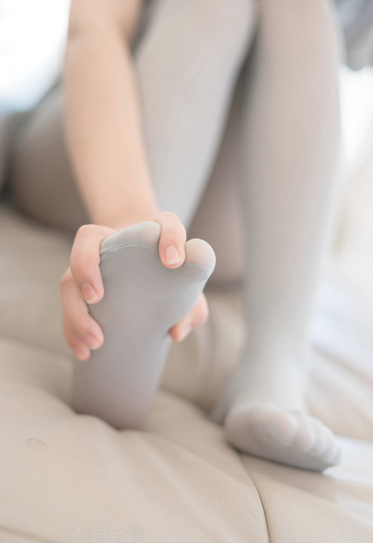 美女轻兰映画极品灰丝美腿漫画腿mm131性感图片