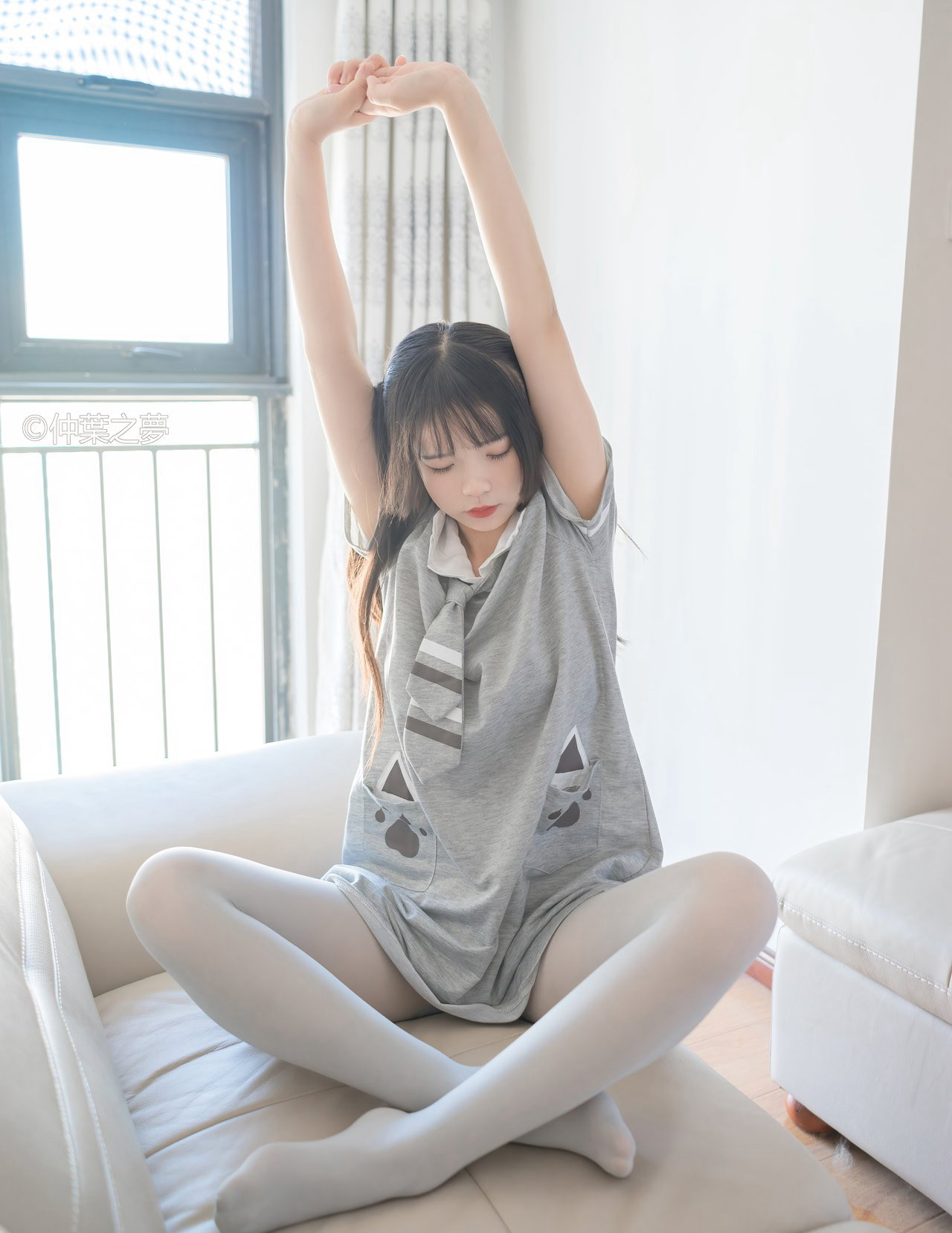 美女轻兰映画极品灰丝美腿漫画腿mm131性感图片