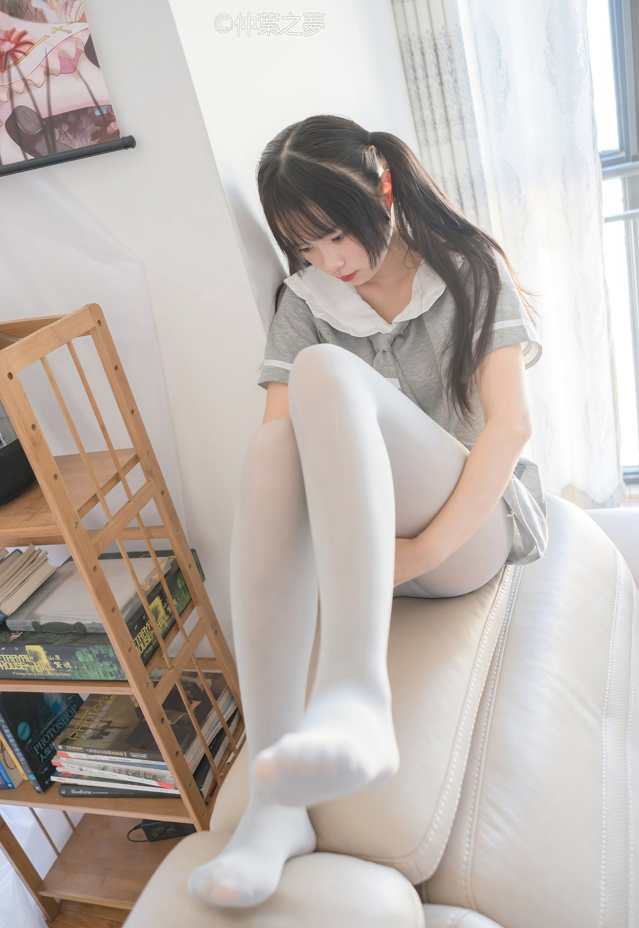 美女轻兰映画极品灰丝美腿漫画腿mm131性感图片