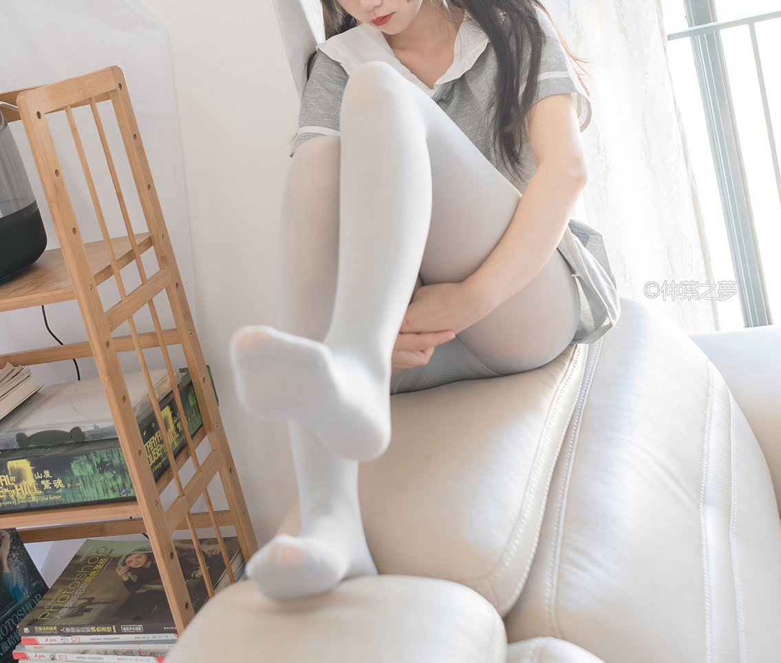 美女轻兰映画极品灰丝美腿漫画腿mm131性感图片