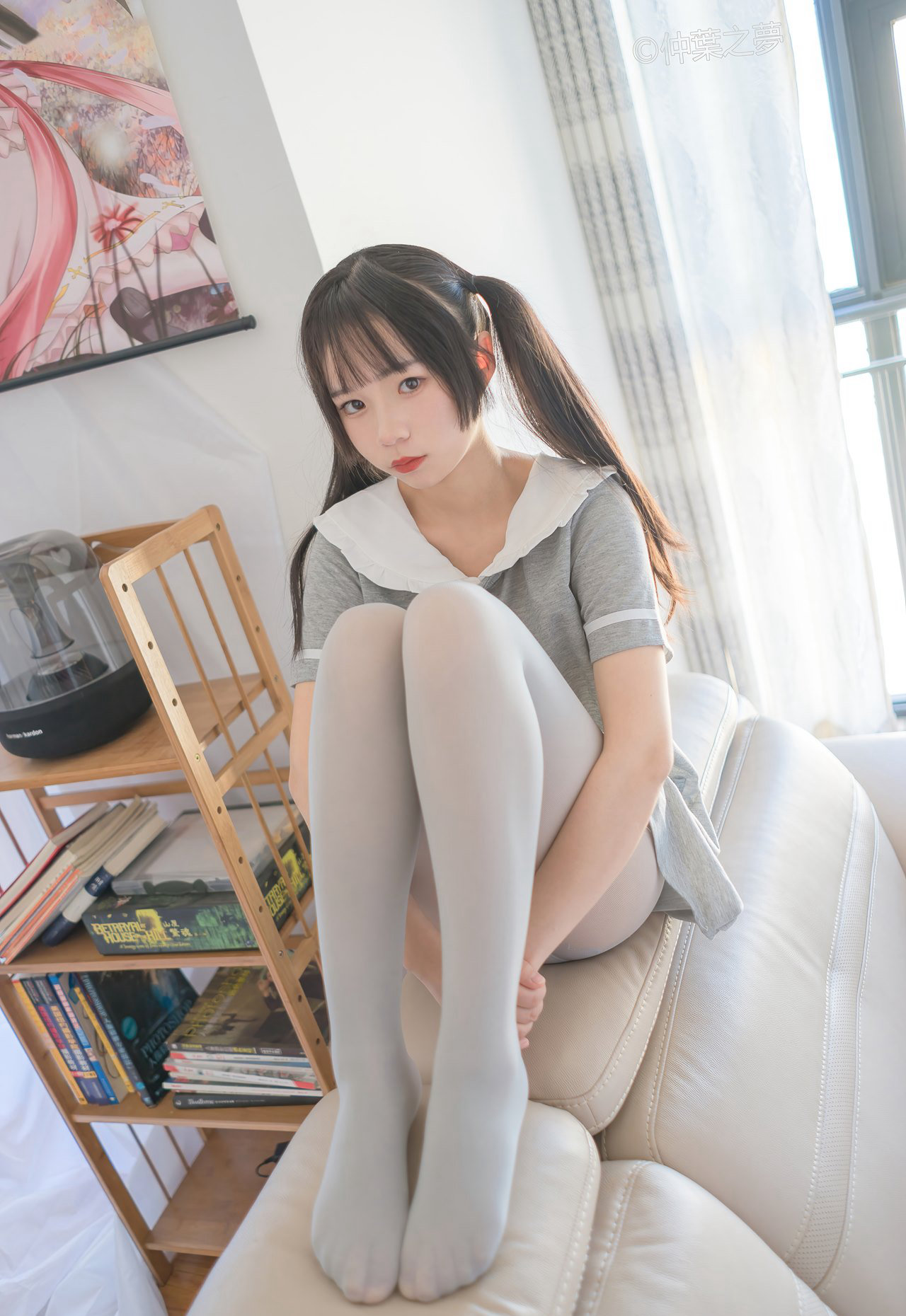 美女轻兰映画极品灰丝美腿漫画腿mm131性感图片