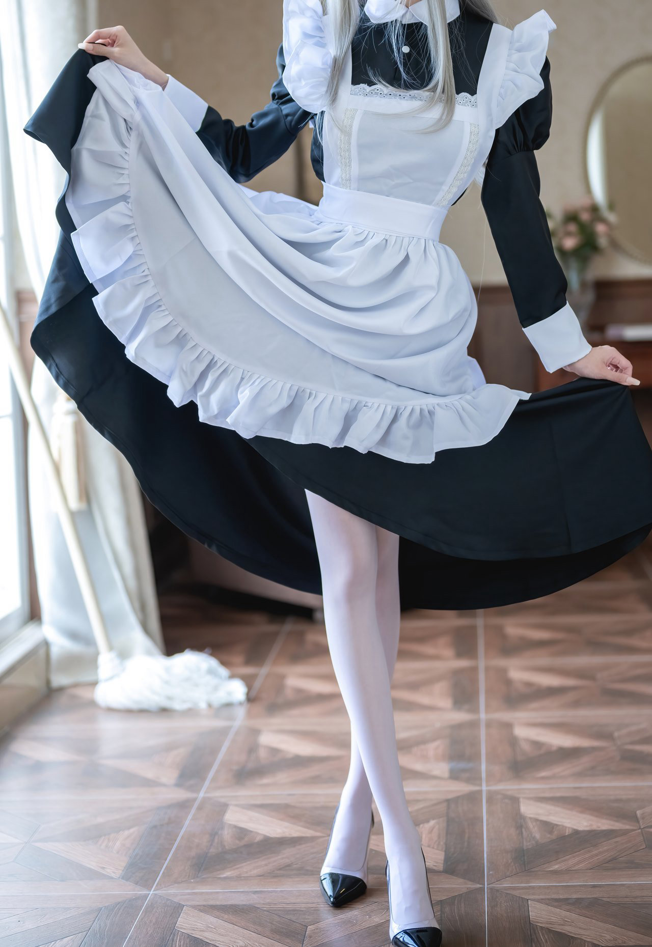 极品cosplay护士装大尺度白丝美腿玉足全棵女性艺术写真