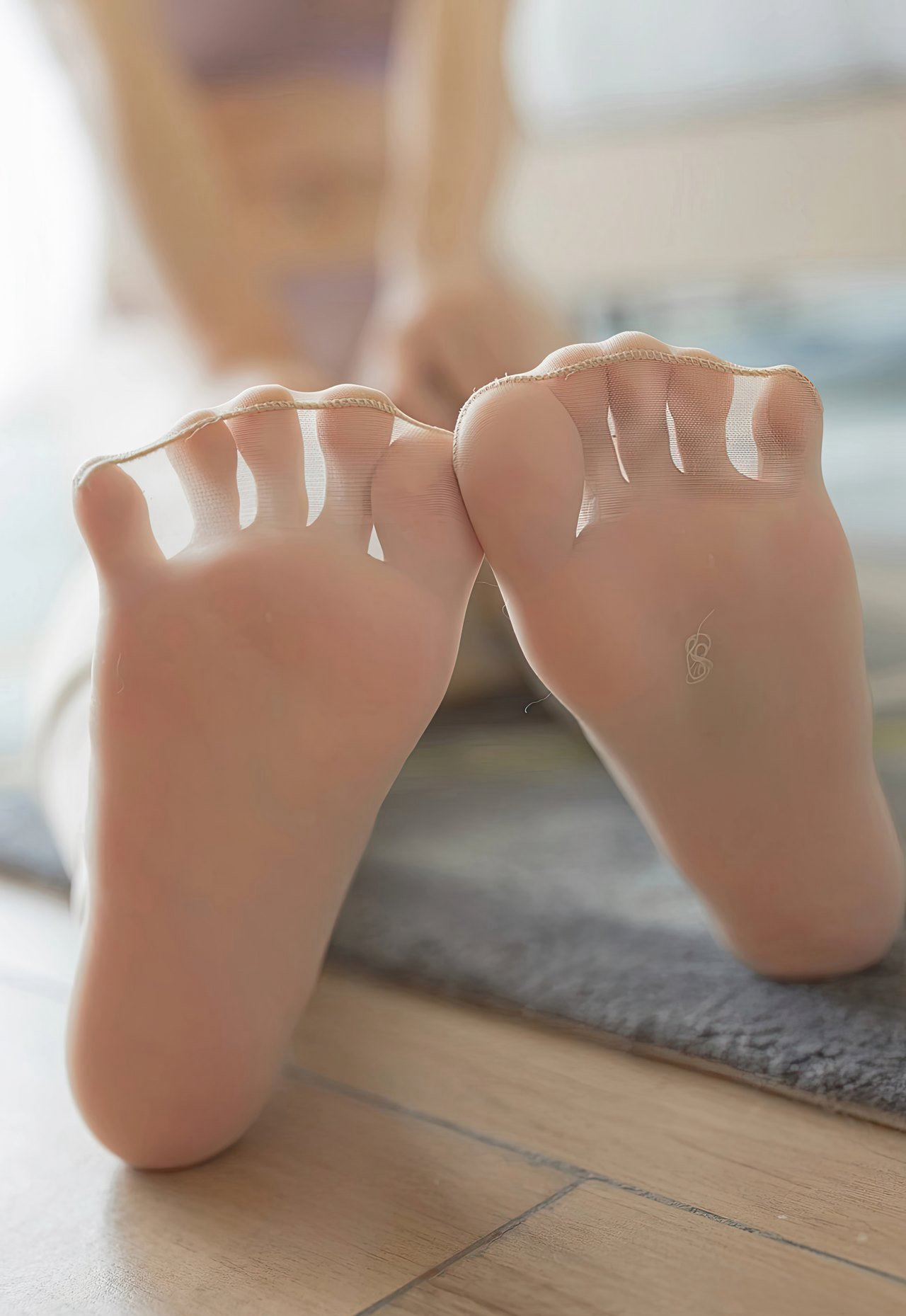 高颜值美少妇极致丰满美臀诱惑风骚肉丝无内性感诱惑美女