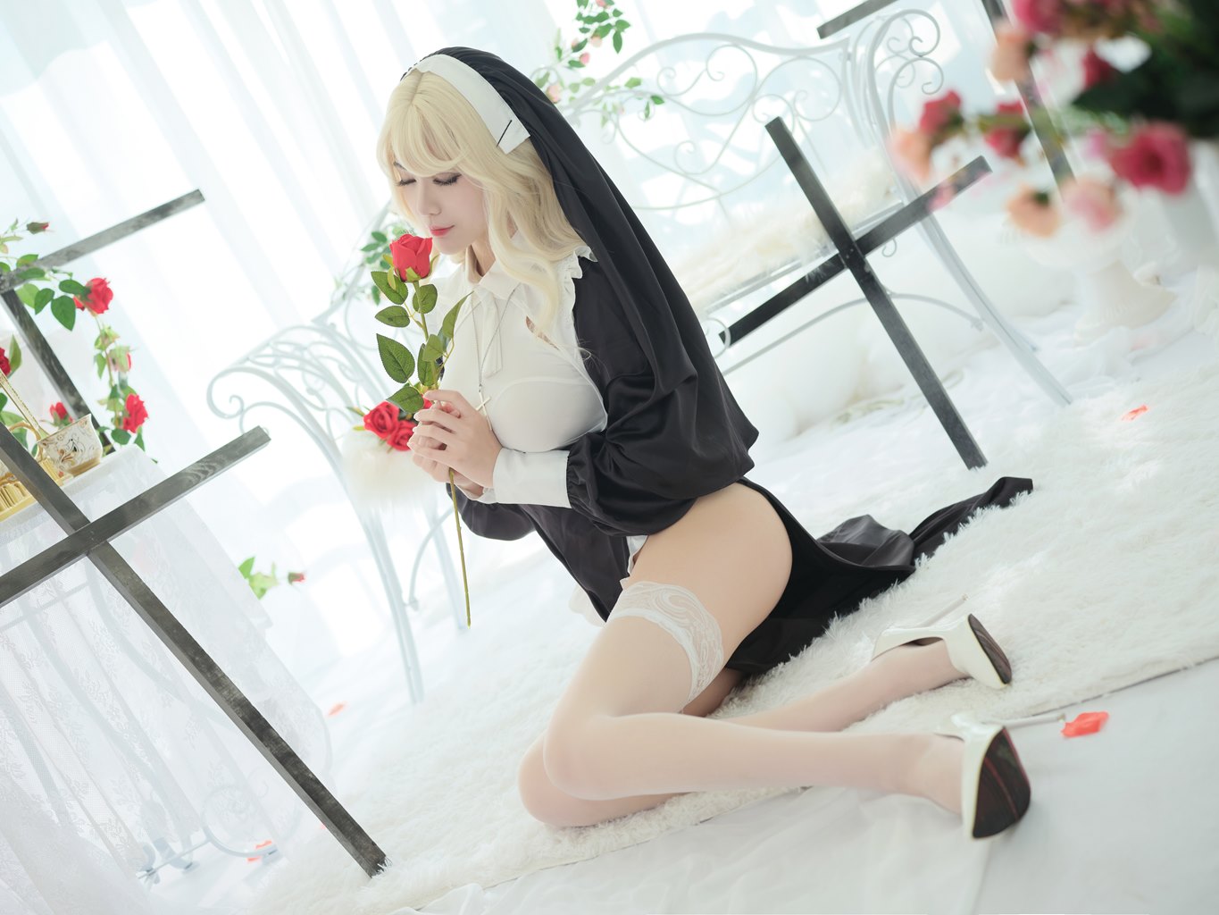 极品白丝cos美女大尺度动漫美女露屁股白丝性感