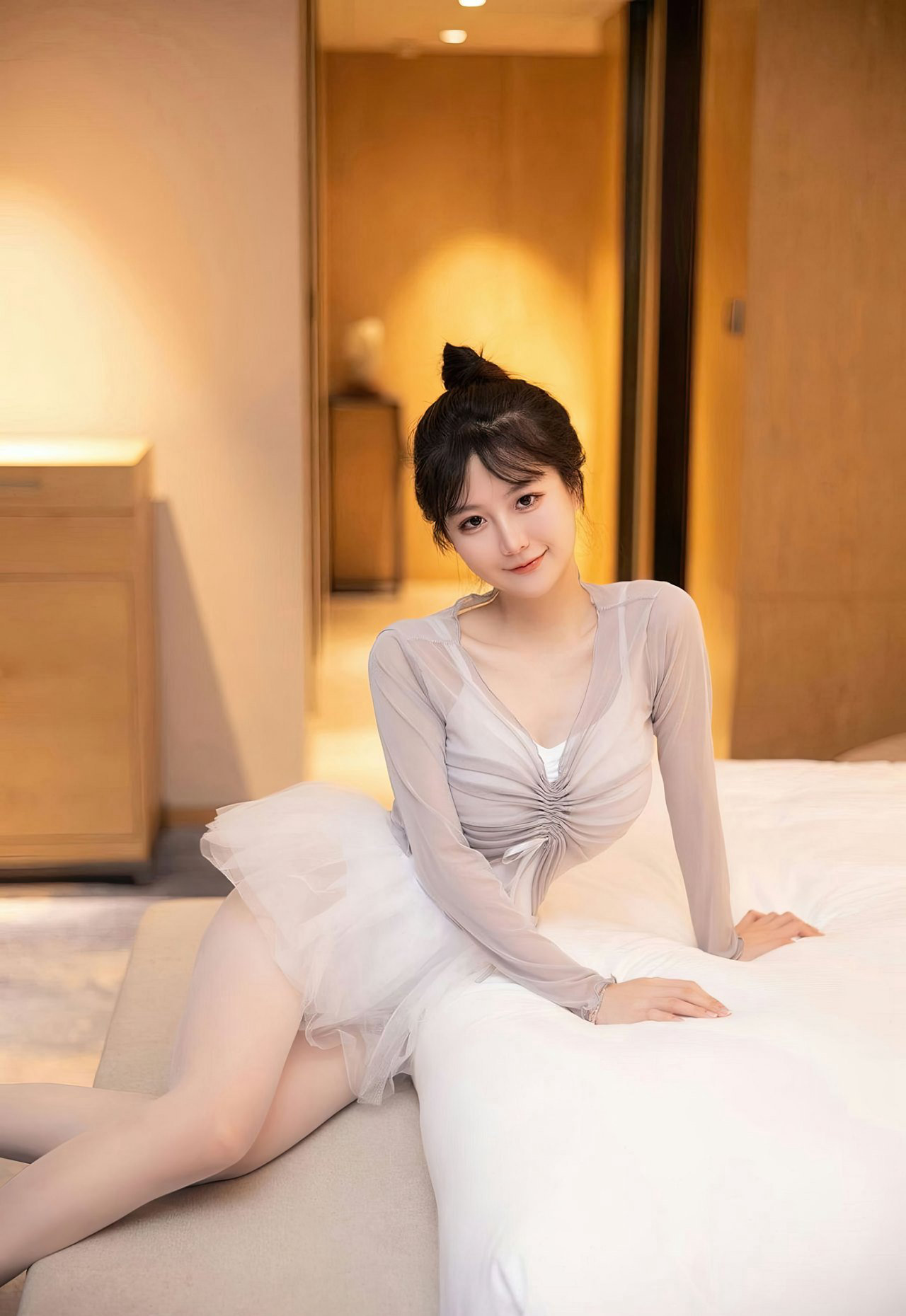 芭蕾舞蹈系妹子极品白丝美腿一字马白嫩大乳丰满美女白嫩白嫩