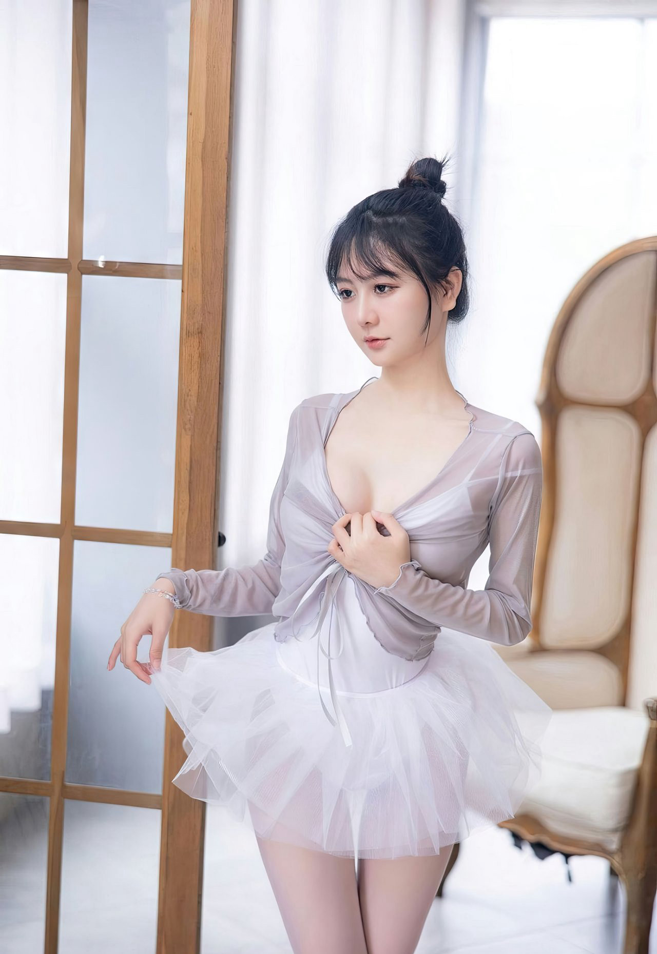 芭蕾舞蹈系妹子极品白丝美腿一字马白嫩大乳丰满美女白嫩白嫩