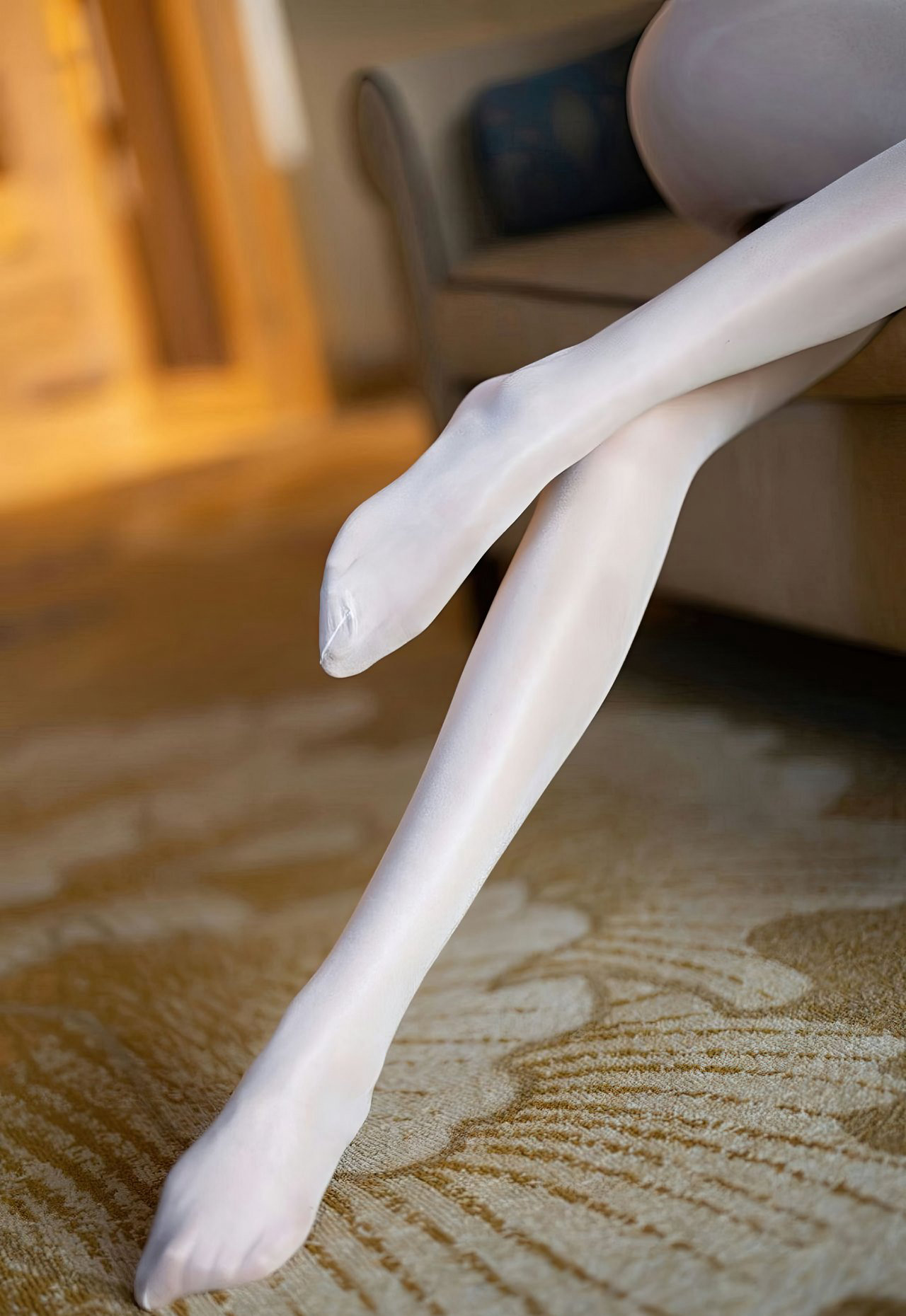 白丝美女的隐私图片粉嫩亮光白丝袜无内mm极度诱人翘臀美女