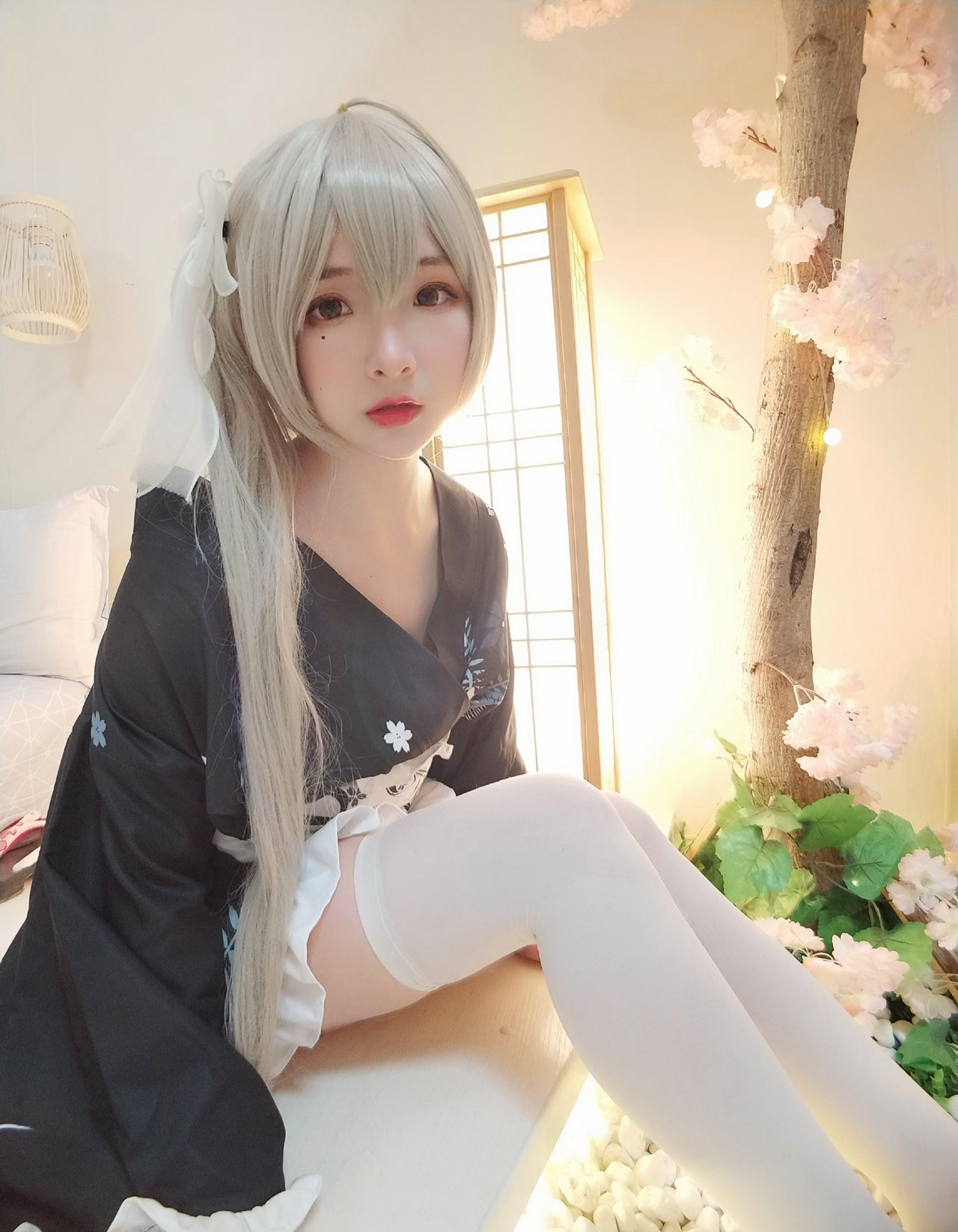 白丝cos美女mm极度诱人翘臀美女写真粉嫩美腿