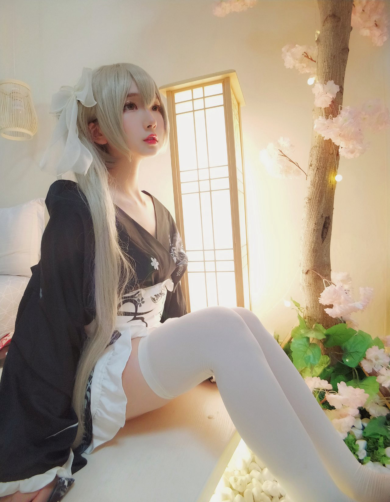 白丝cos美女mm极度诱人翘臀美女写真粉嫩美腿