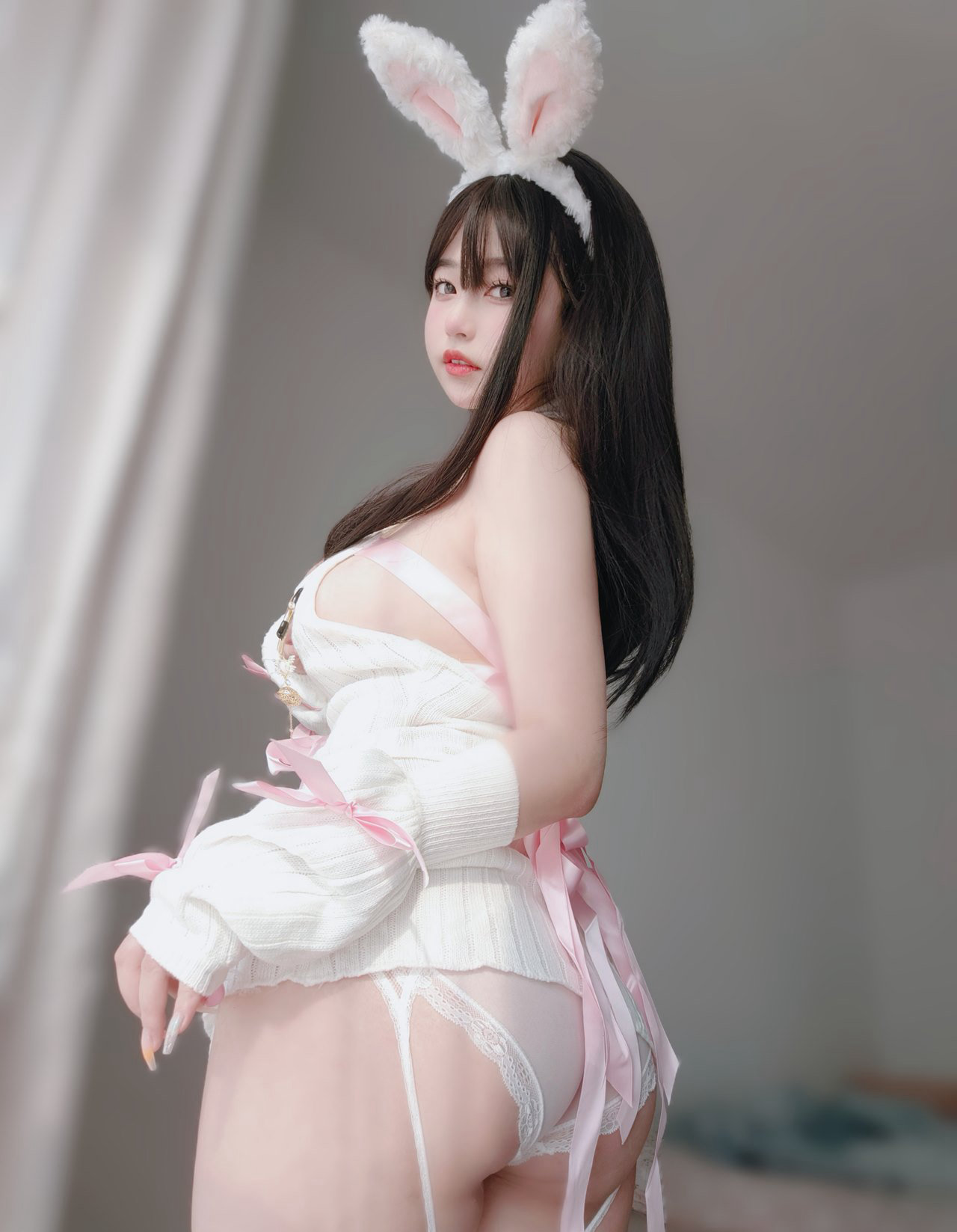 二次元白嫩兔女郎美女白丝丰满大胸D性感美女图片大全