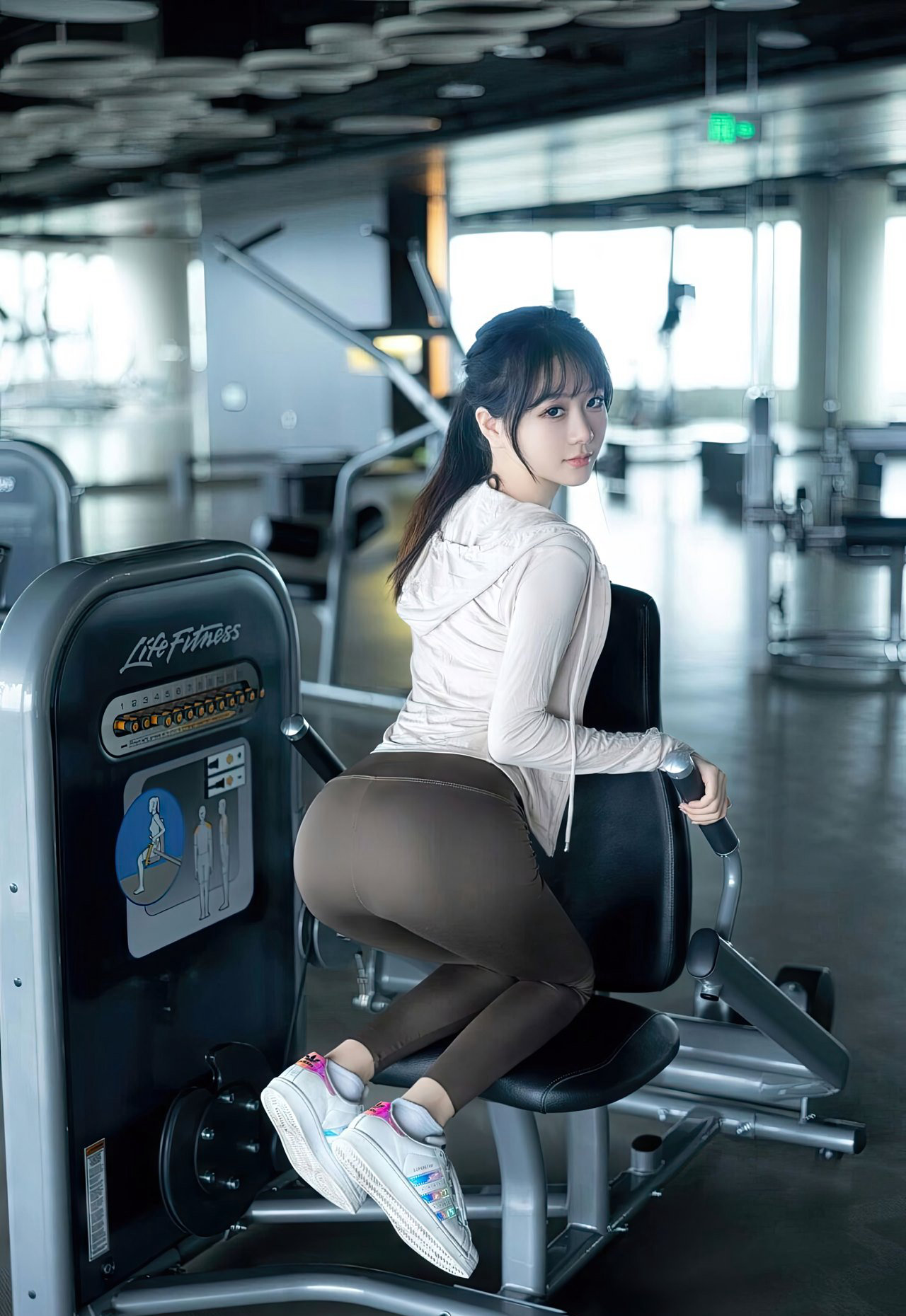 美女诱惑131极度性感美女图片紧身裤瑜伽美女健身图片