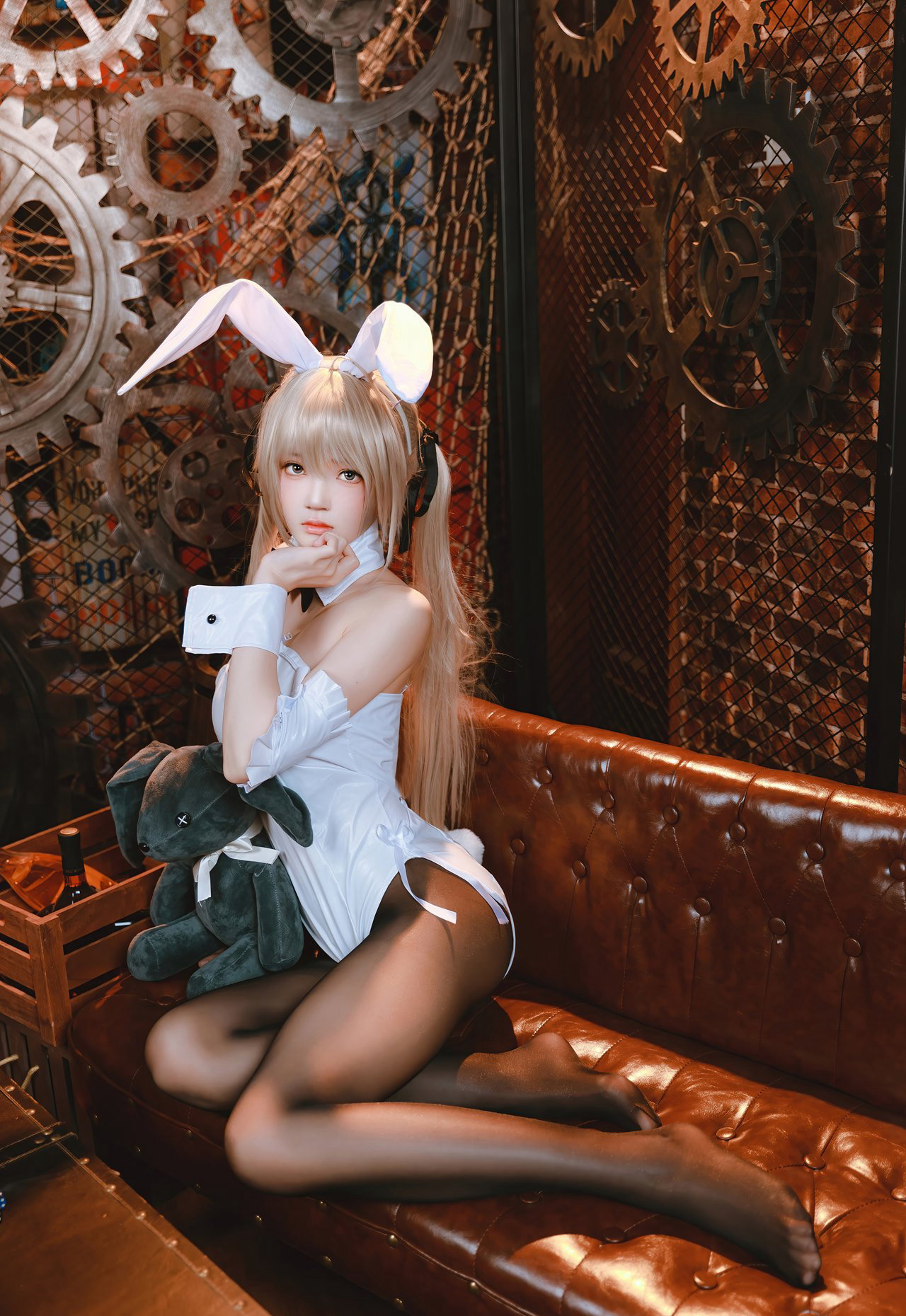 cosplay写真桜桃喵极品美女短裙制服丝袜美腿照