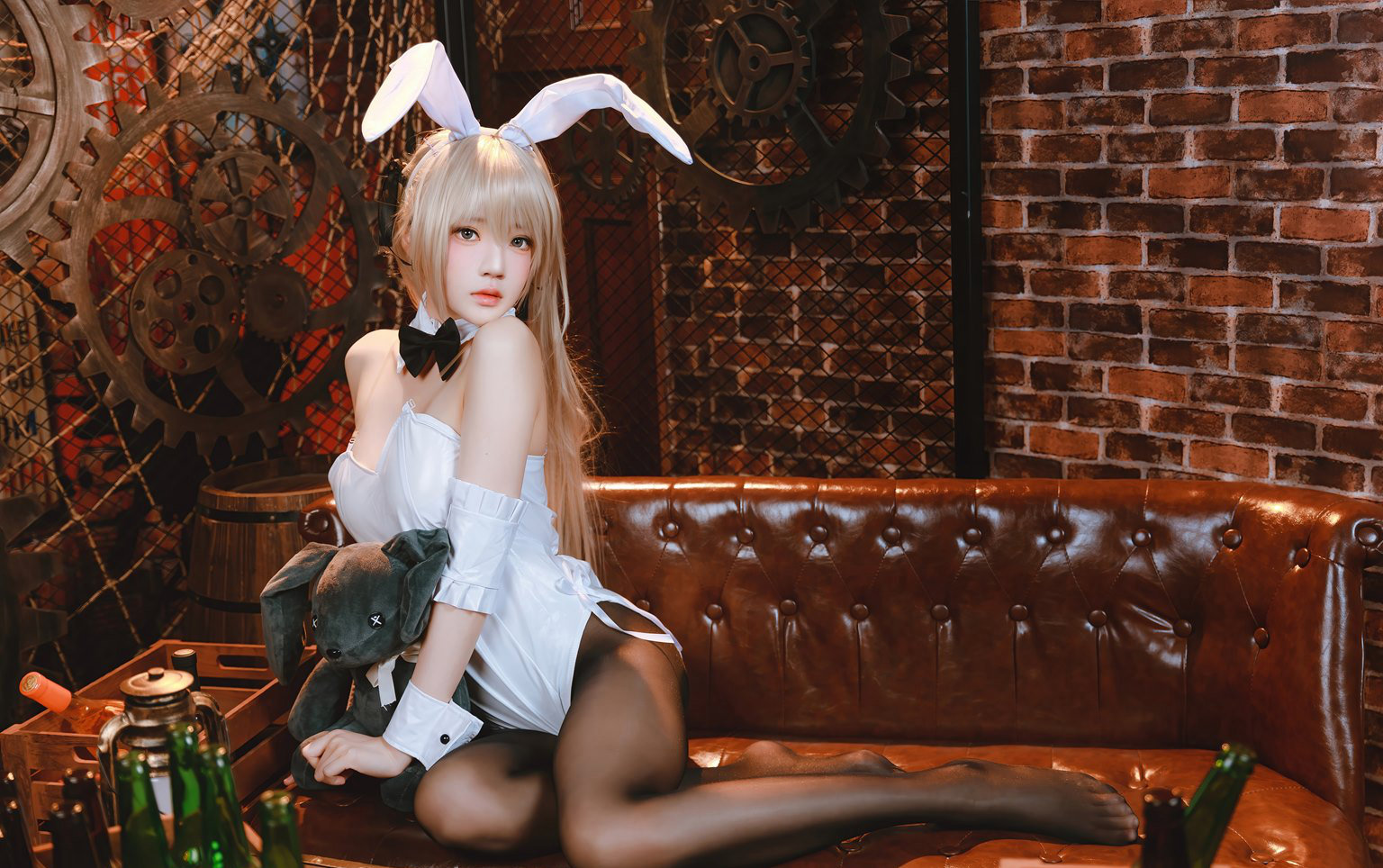 cosplay写真桜桃喵极品美女短裙制服丝袜美腿照