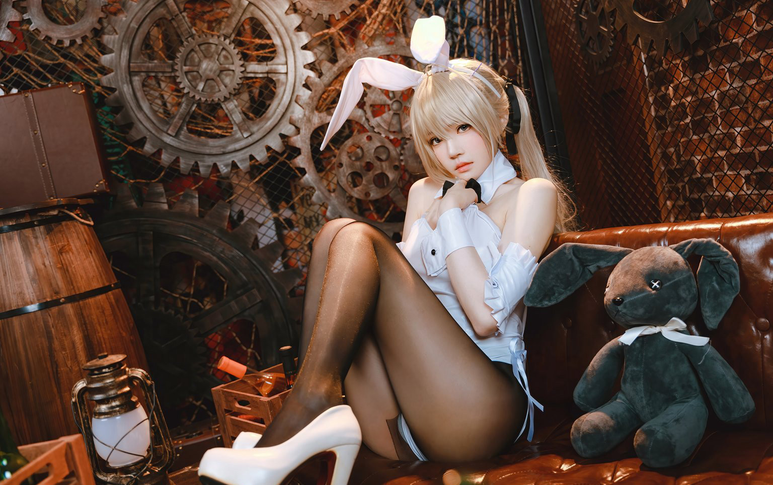 cosplay写真桜桃喵极品美女短裙制服丝袜美腿照