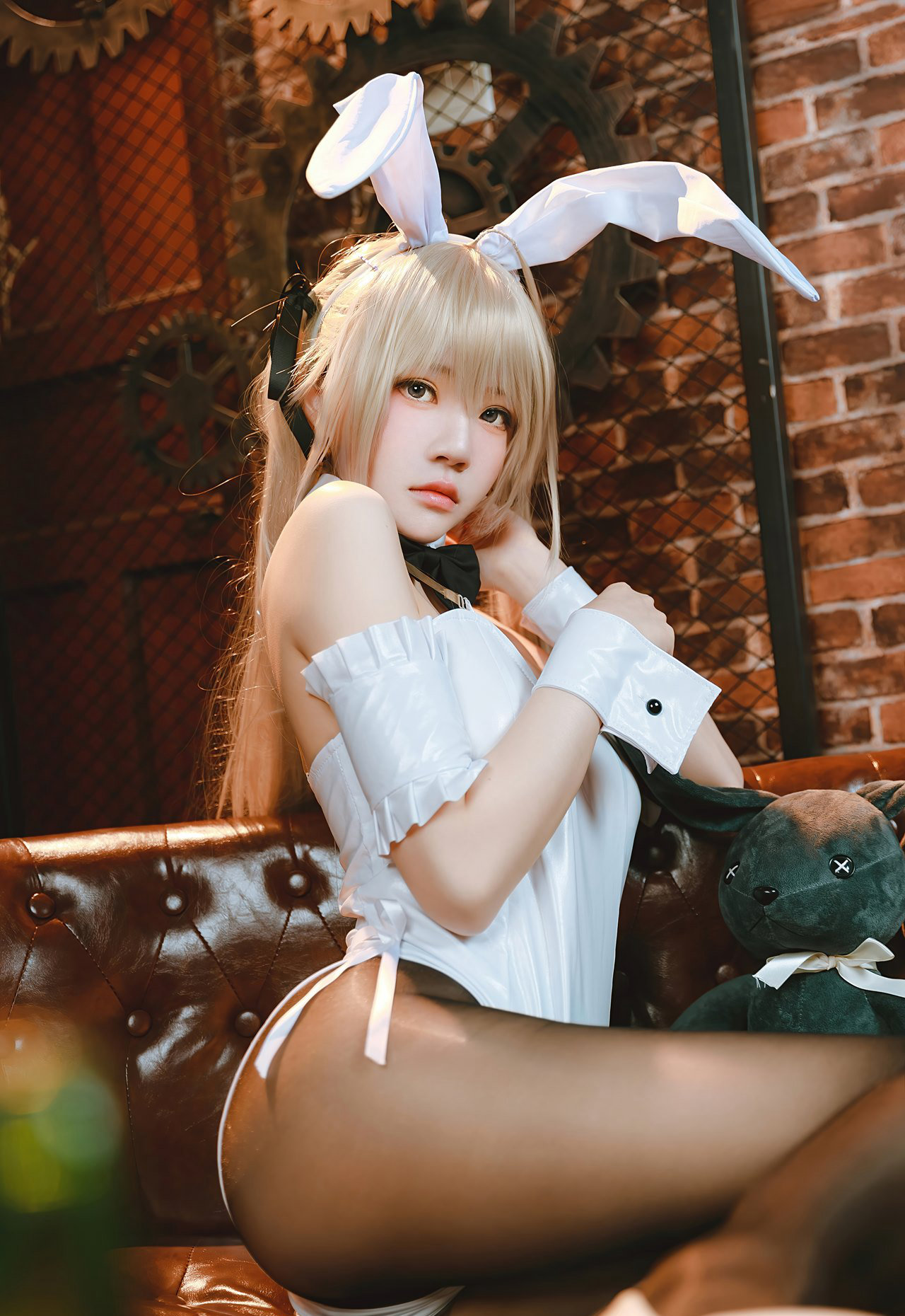 cosplay写真桜桃喵极品美女短裙制服丝袜美腿照