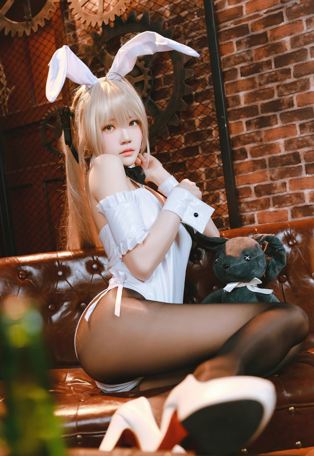 cosplay写真桜桃喵极品美女短裙制服丝袜美腿照