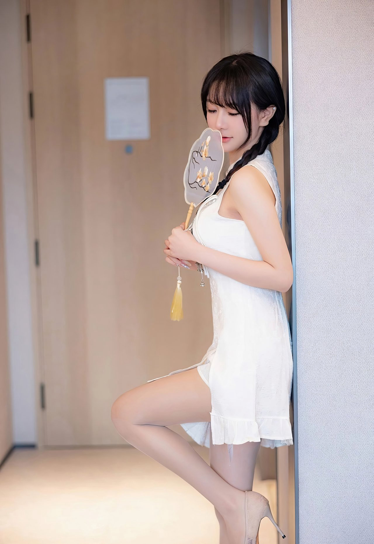 性感肉丝无内极品美腿mm131极品尤物美女图片