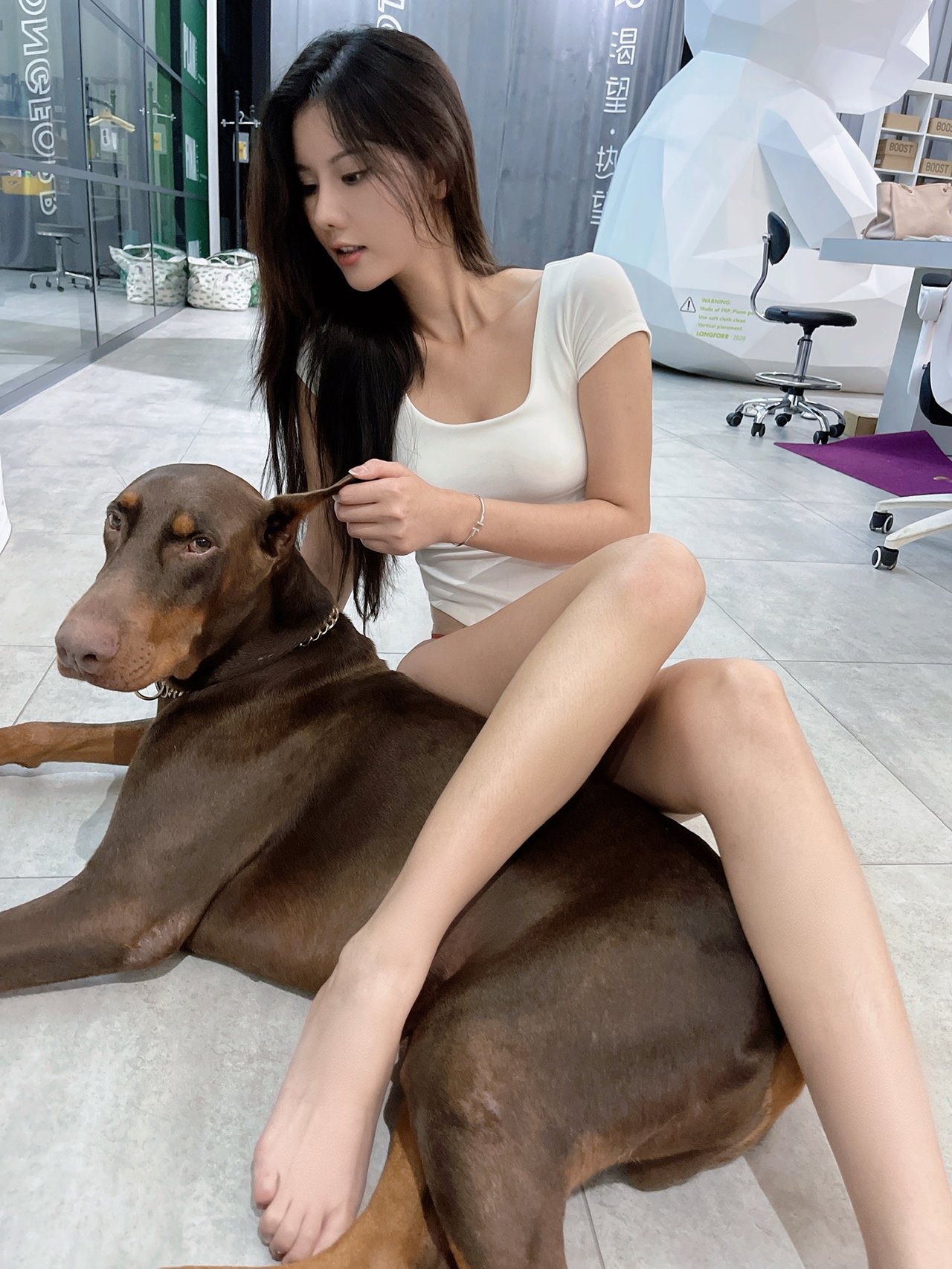 就是阿朱啊菜市场黑丝高跟性感曲线风骚诱惑高清图片