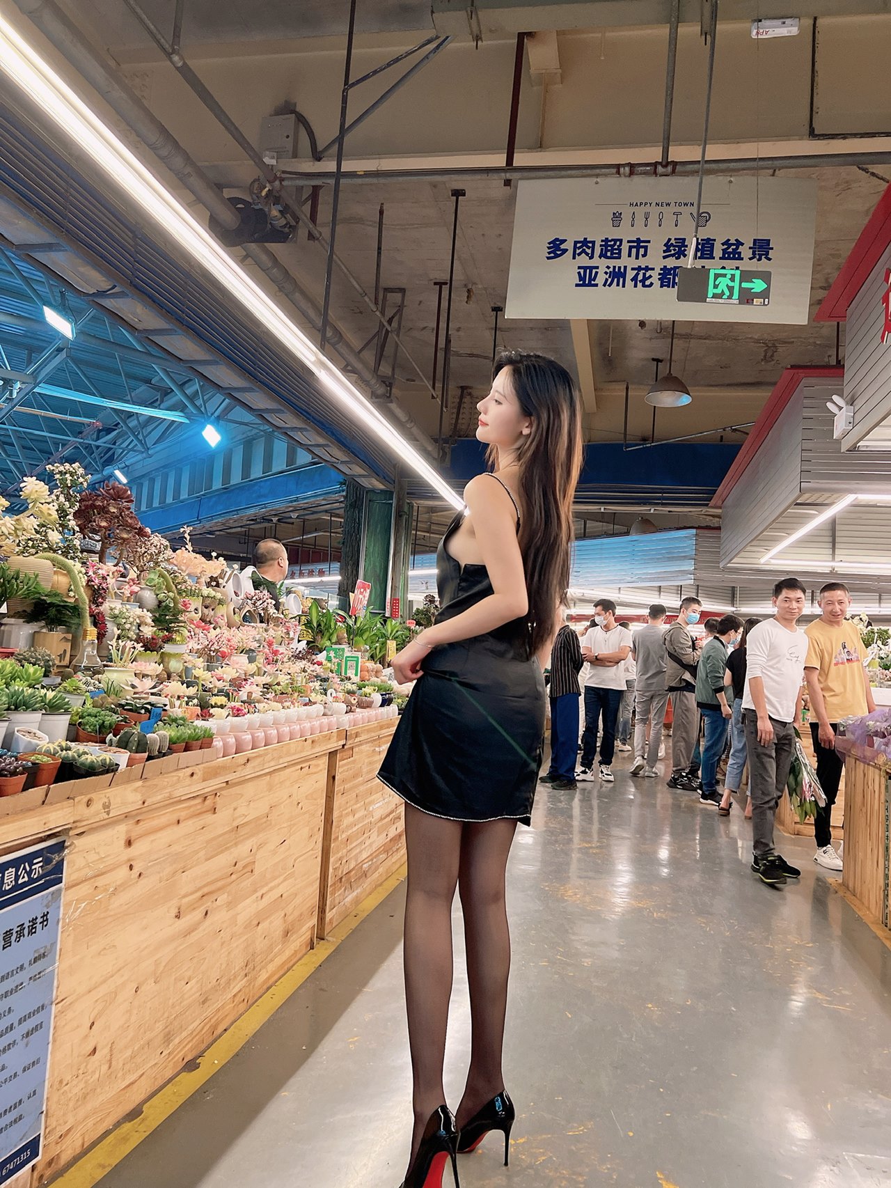 就是阿朱啊菜市场黑丝高跟性感曲线风骚诱惑高清图片