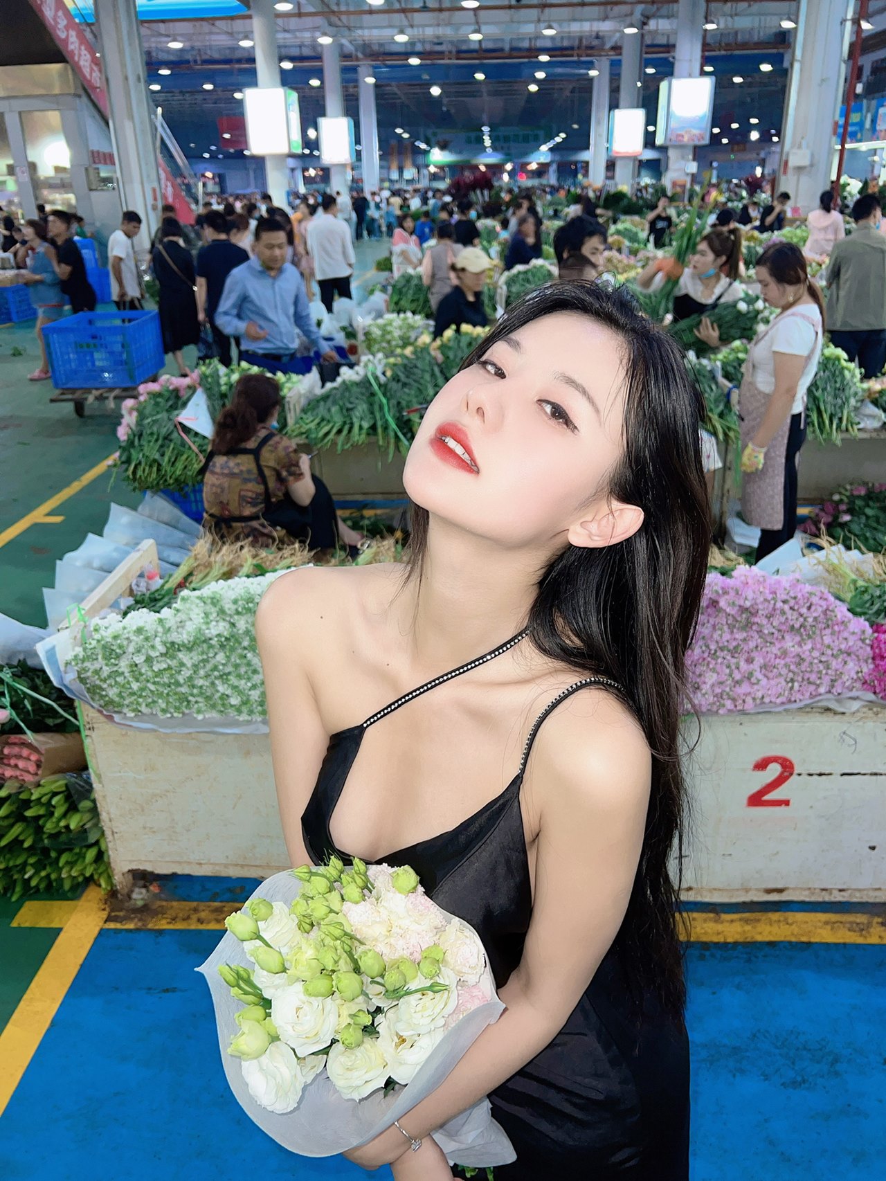 就是阿朱啊菜市场黑丝高跟性感曲线风骚诱惑高清图片