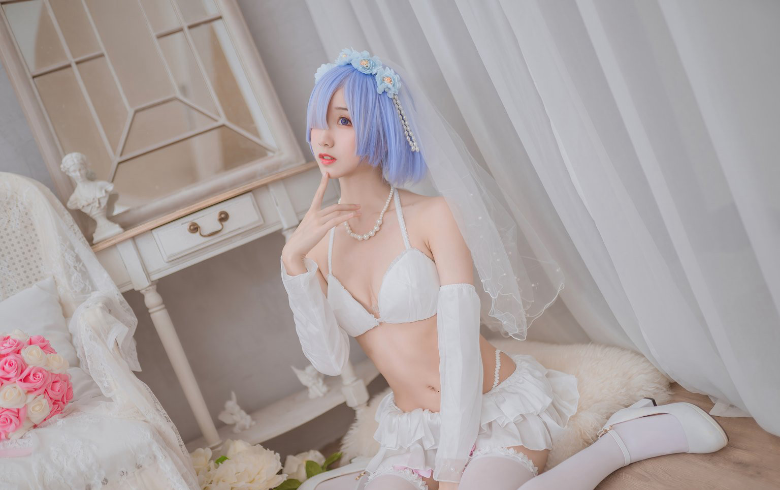 白丝小蛮腰cos水手服性感超短裙销魂美女