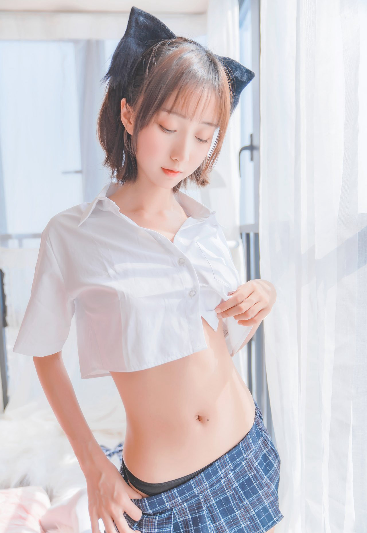 白丝小蛮腰cos水手服性感超短裙销魂美女