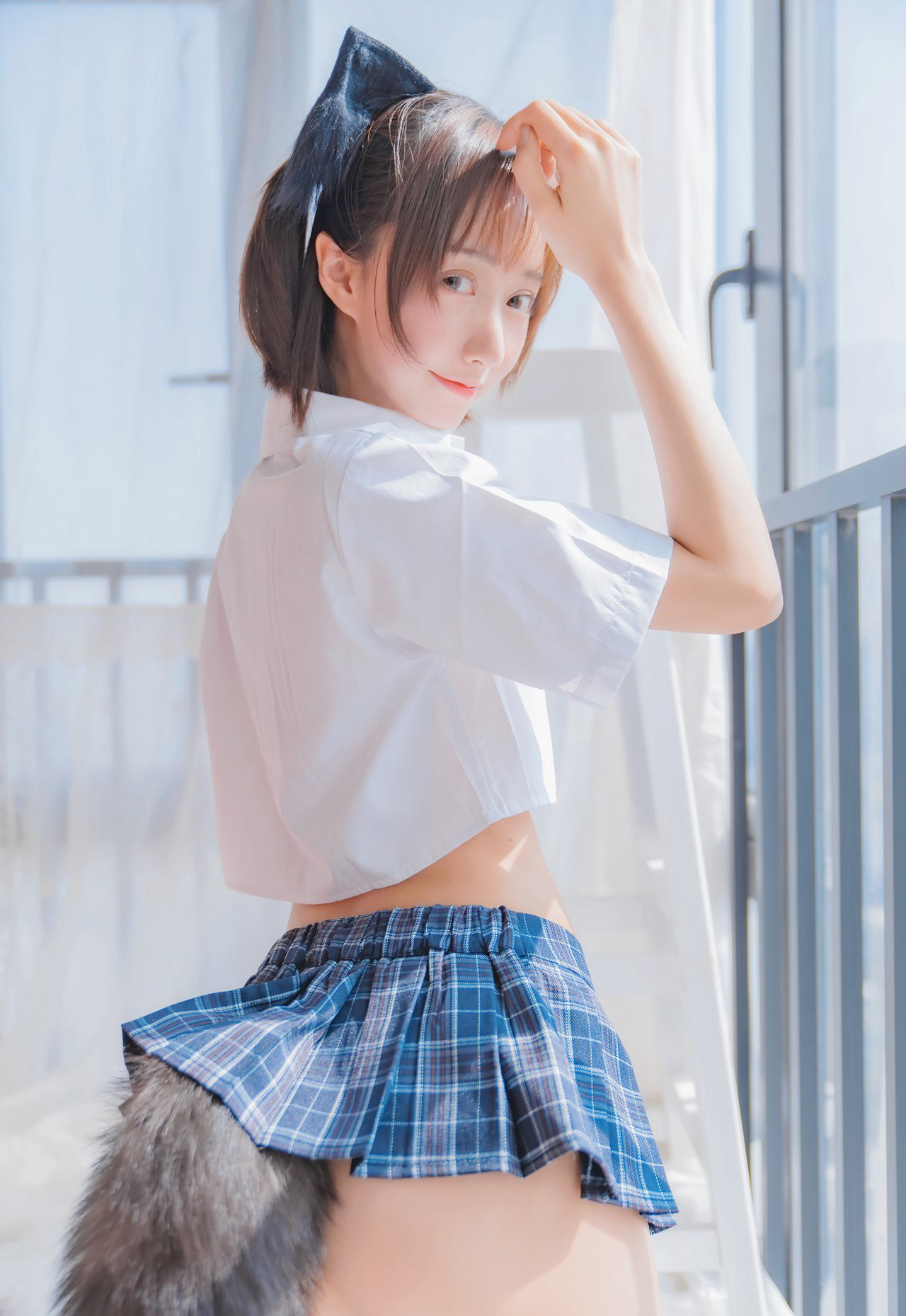 白丝小蛮腰cos水手服性感超短裙销魂美女