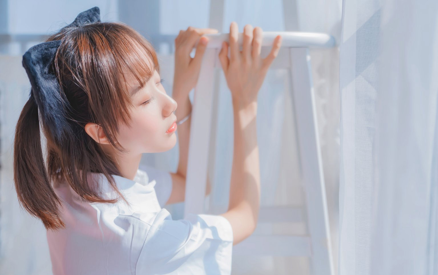 白丝小蛮腰cos水手服性感超短裙销魂美女